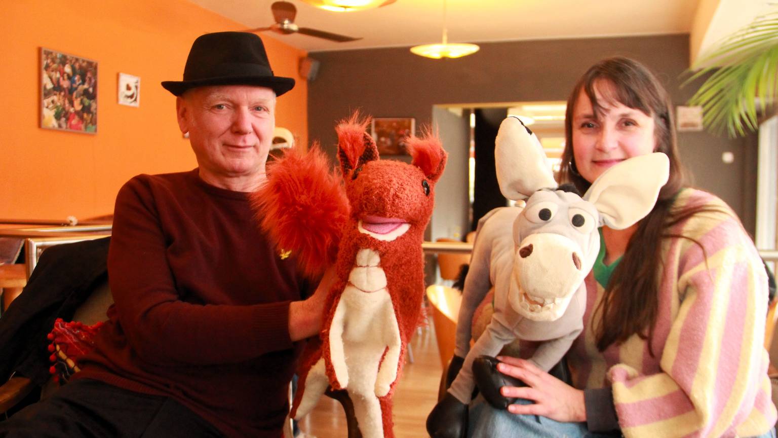 Musiker Joachim Uerschels, Eichhörnchen Eische, Esel Fridolin und Schauspielerin Thandiwe Braun