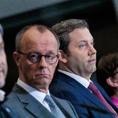 Markus Söder (l-r), Vorsitzender der CSU und Ministerpräsident von Bayern, Friedrich Merz, Kanzlerkandidat der Union, Fraktionsvorsitzender der Union und Bundesvorsitzender der CDU, Lars Klingbeil, Fraktionsvorsitzender der SPD und Bundesvorsitzender, und Saskia Esken, Parteivorsitzende der SPD, geben eine Pressekonferenz zu den Sondierungsgesprächen zwischen der Union und der SPD.