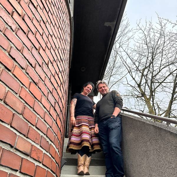 Saskia Wichelhaus und Michael Graul wohnen in einem ehemaligen Stellwerk in Bickendorf