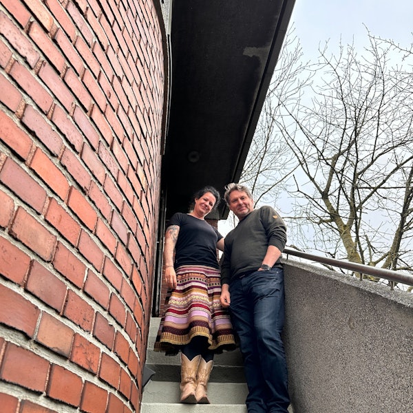 Saskia Wichelhaus und Michael Graul wohnen in einem ehemaligen Stellwerk in Bickendorf