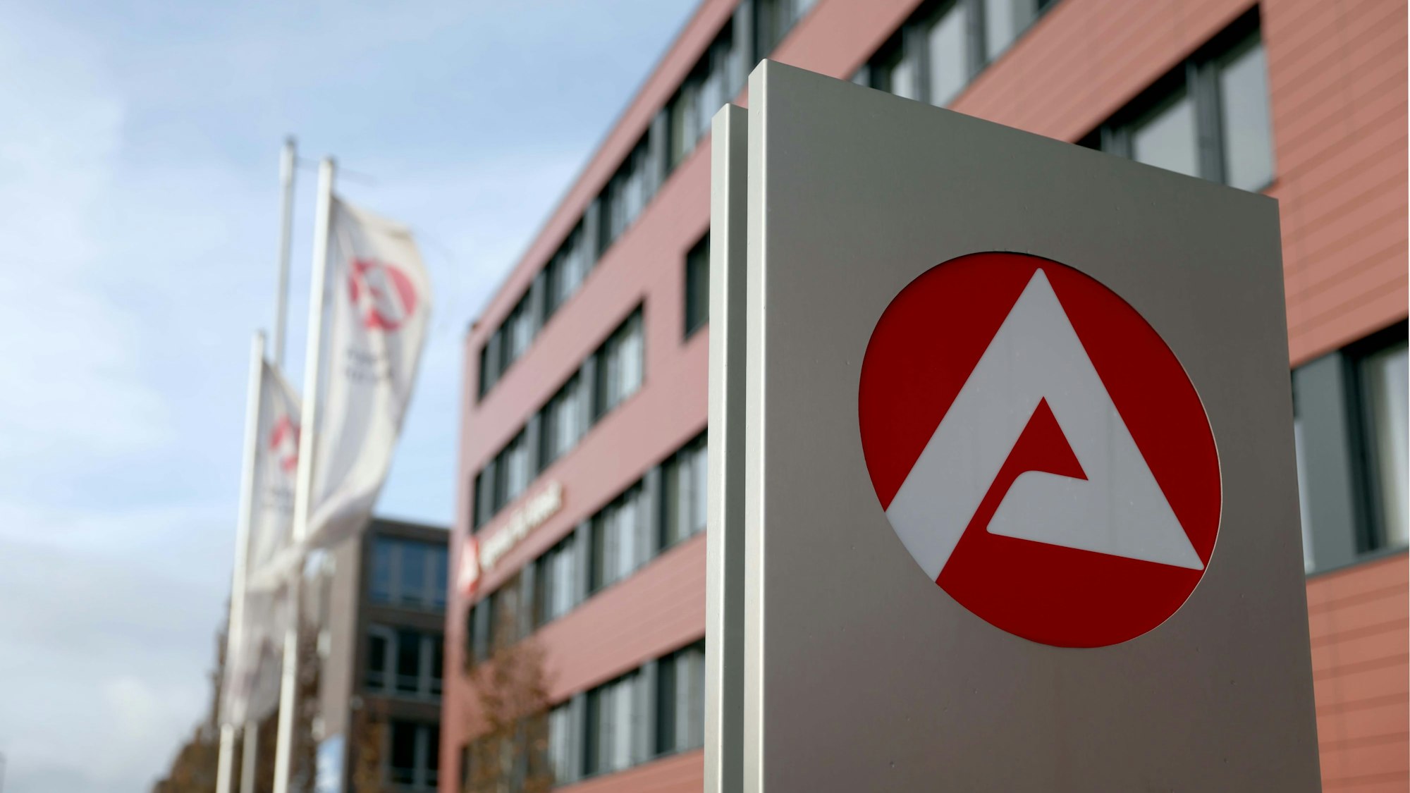 Keine Entwarnung gibt der Geschäftsführer der Agentur für Arbeit im Februar.