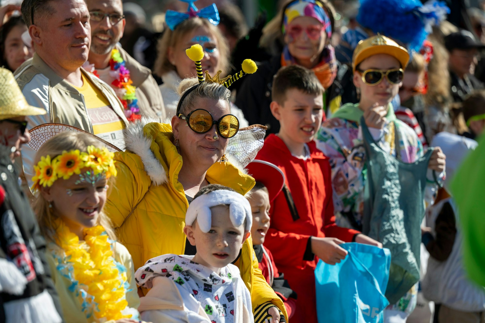 Bei bestem Wetter feierten am Dienstag Tausende den Veedelszoch in Nippes.