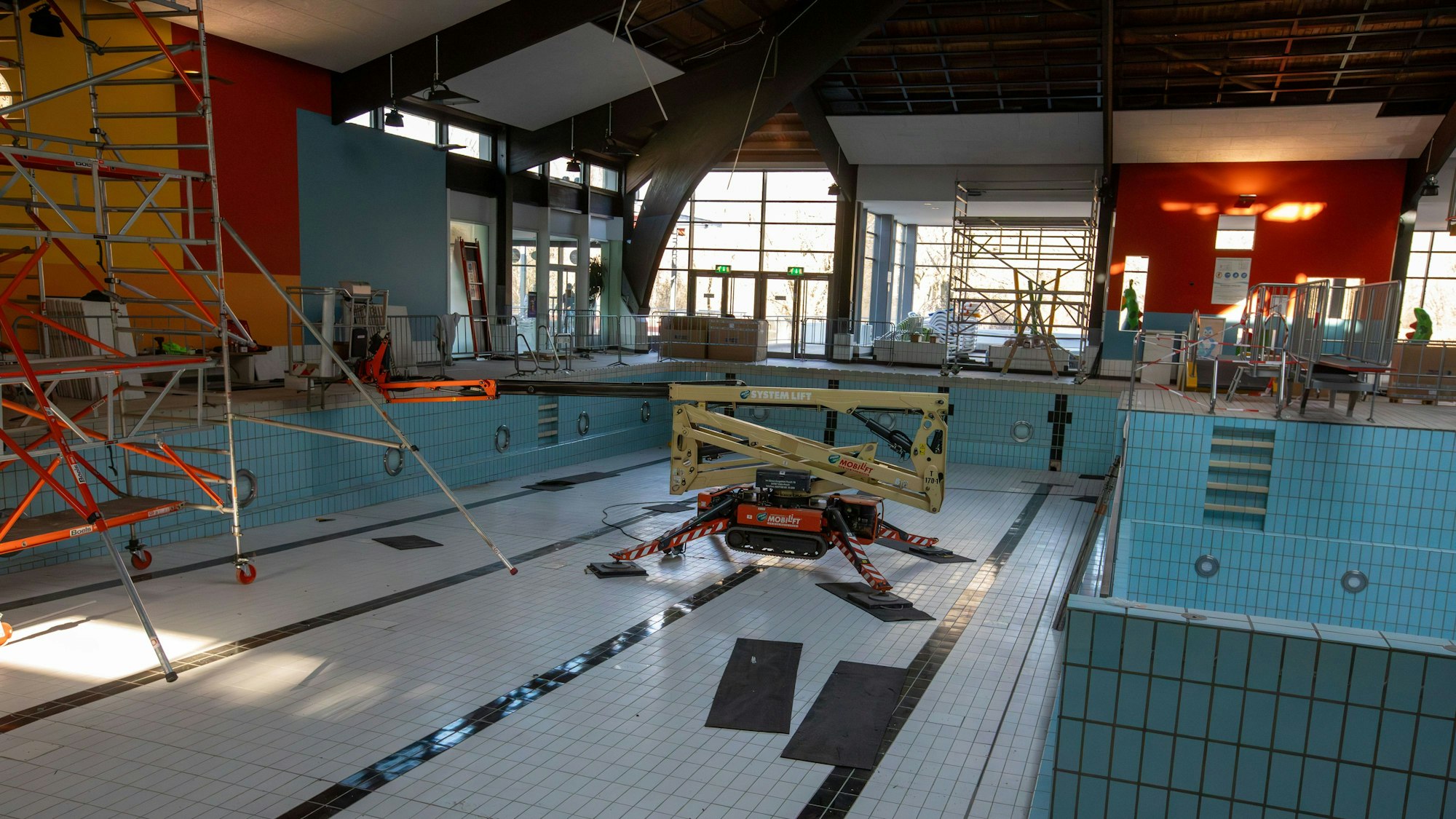 Sanierungsmaßnahmen im Schwimmbad Zündorf