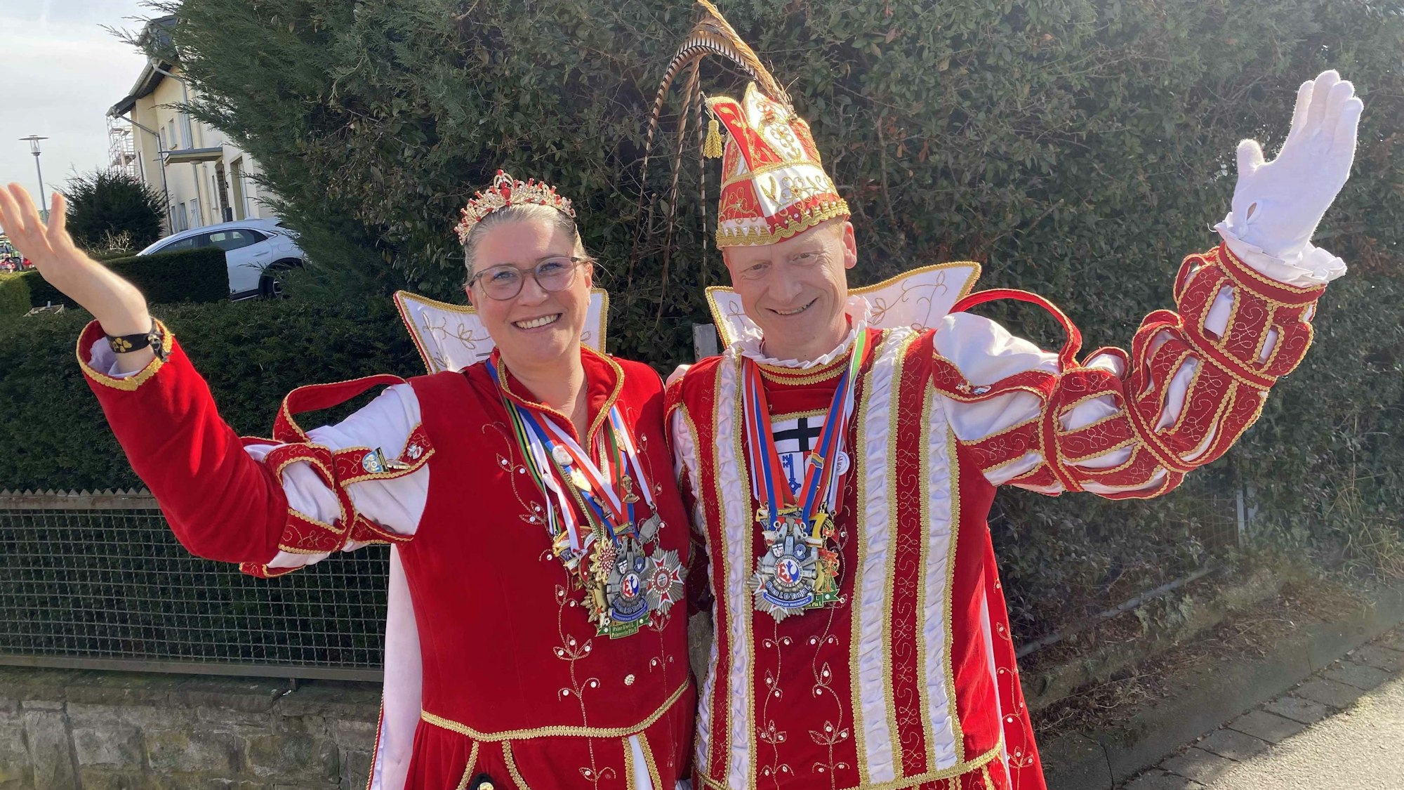 "De Fastelovend schlät zoröck!" Gute Laune verbreitete das Rheinbacher Prinzenpaar Tanja II. und Sven II. (Nilson).