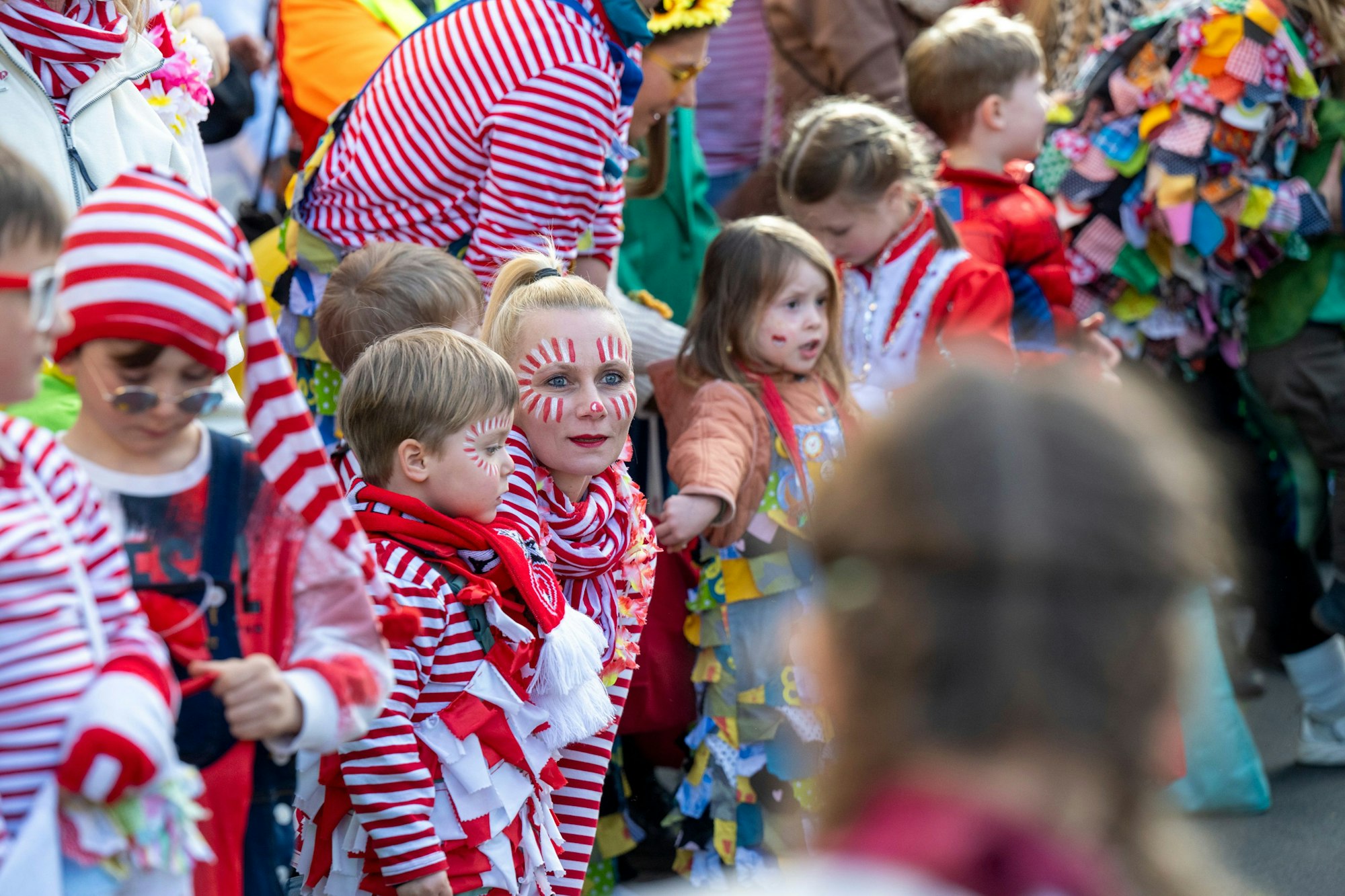 Bei bestem Wetter feierten am Dienstag Tausende den Veedelszoch in Nippes.