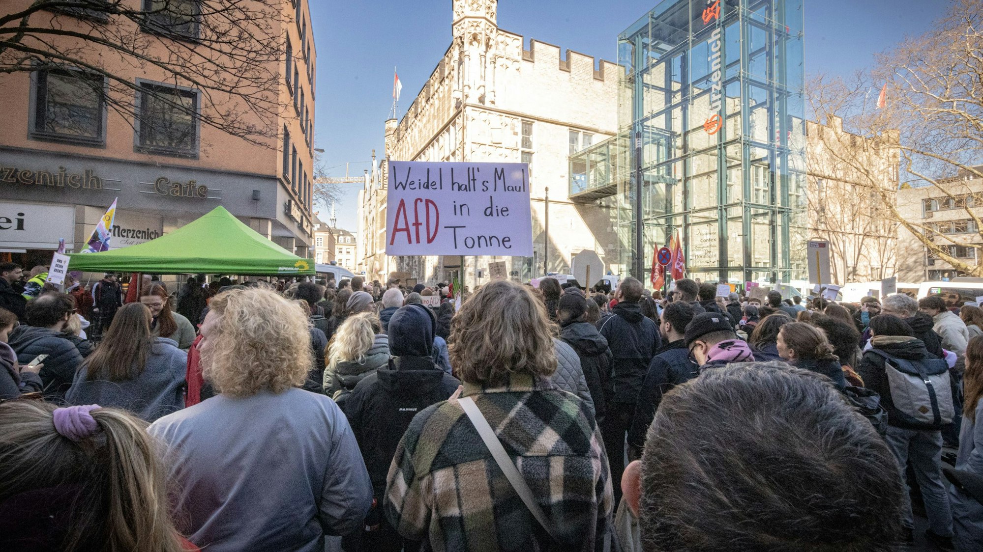 Gerechnet wurde mit mehr Demonstranten - am Ende waren es etwa 1000 Menschen.