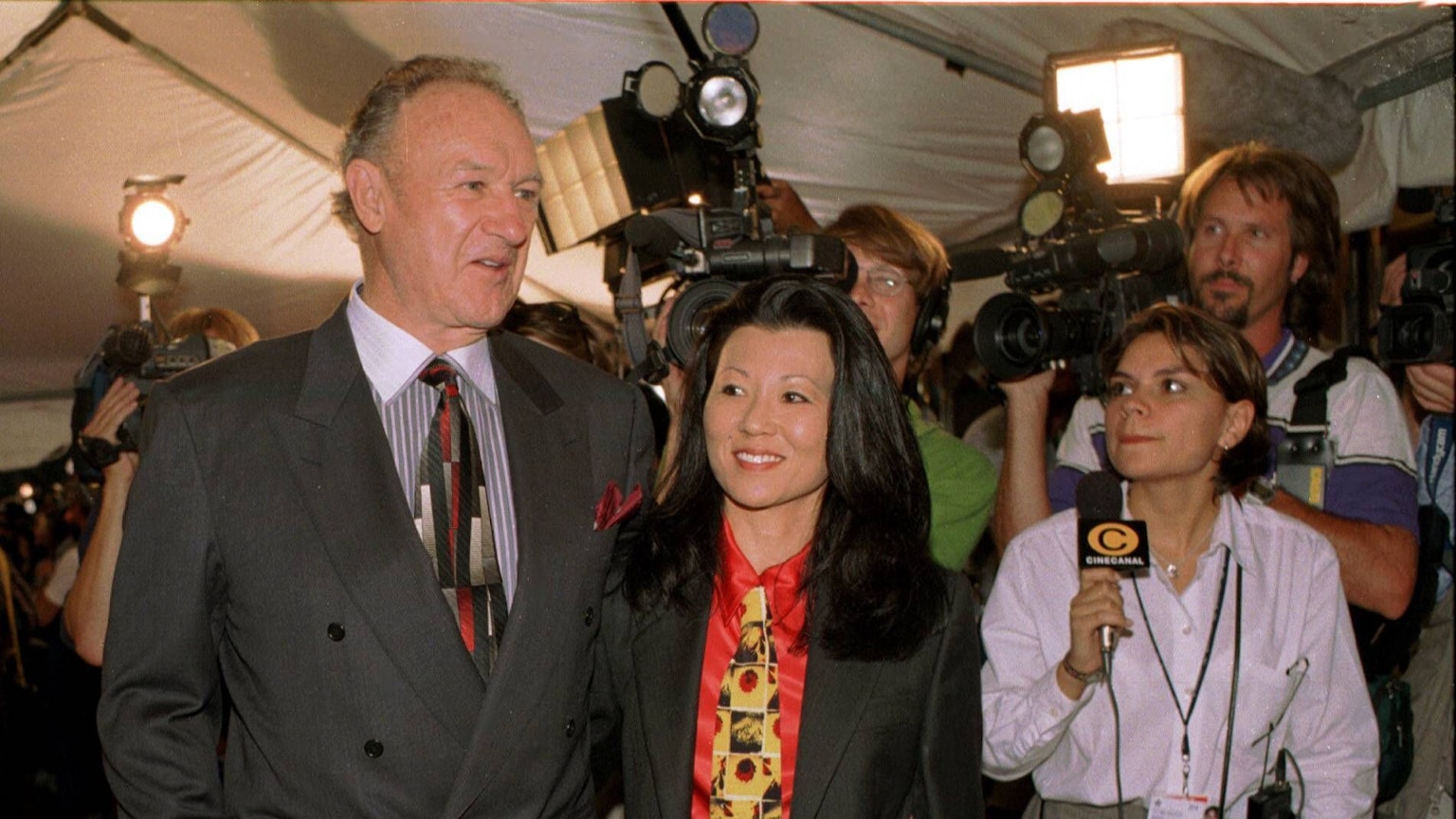 Gene Hackman und Betsy Arakawa bei einer Filmpremiere im Jahr 1998. (Archiv)