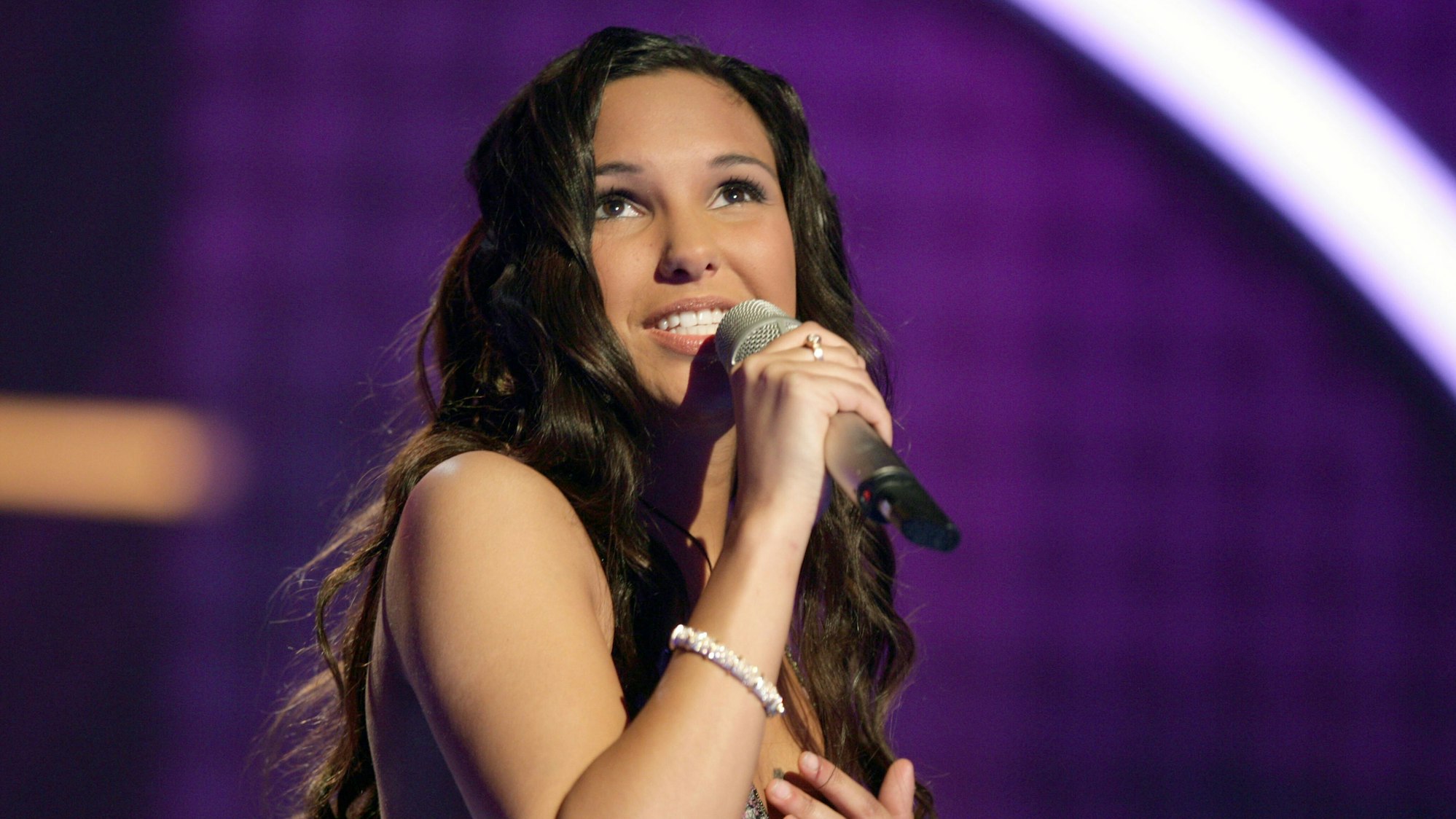 Die damals 22-jährige Kandidatin Rania Zeriri steht bei der Generalprobe zur ersten Motto-Show von „Deutschland sucht den Superstar“ auf der Bühne.