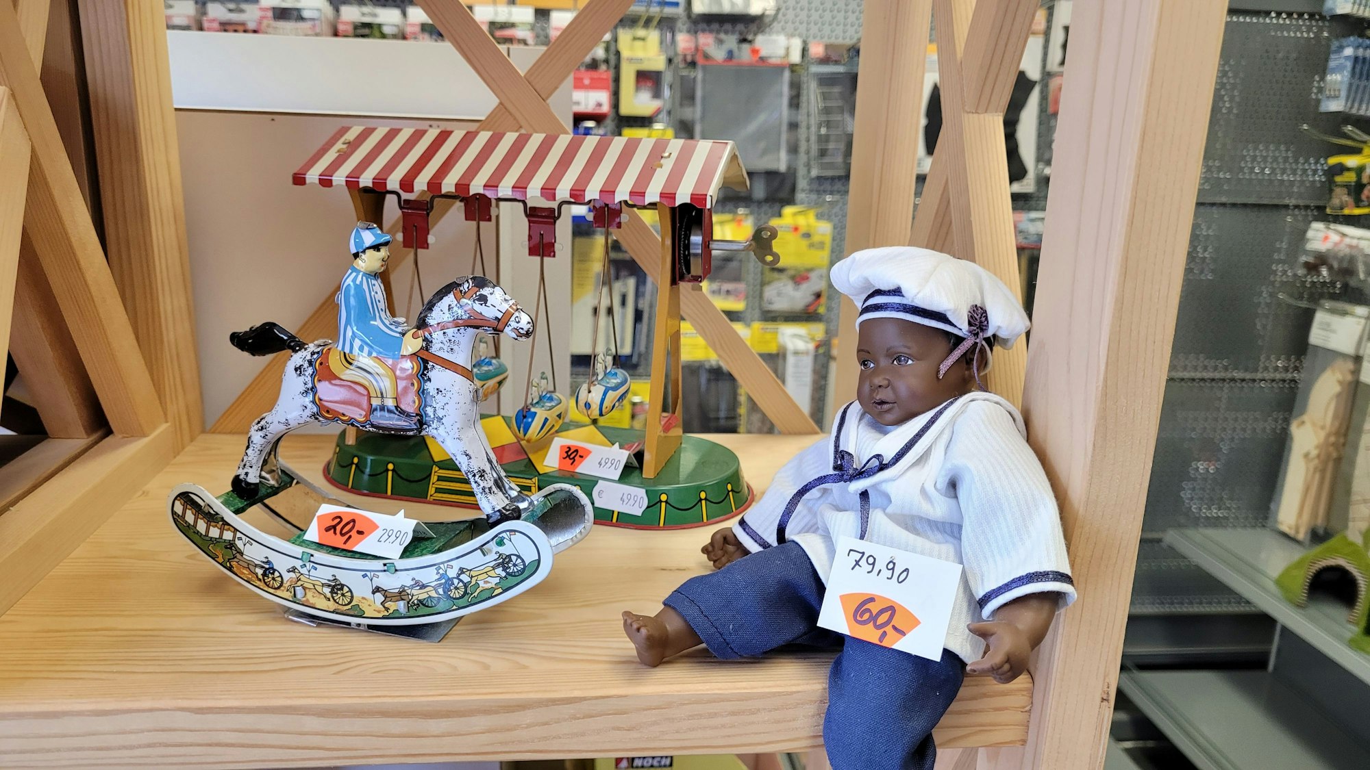 Auch Puppen und Schaukelpferde führten die Spislas