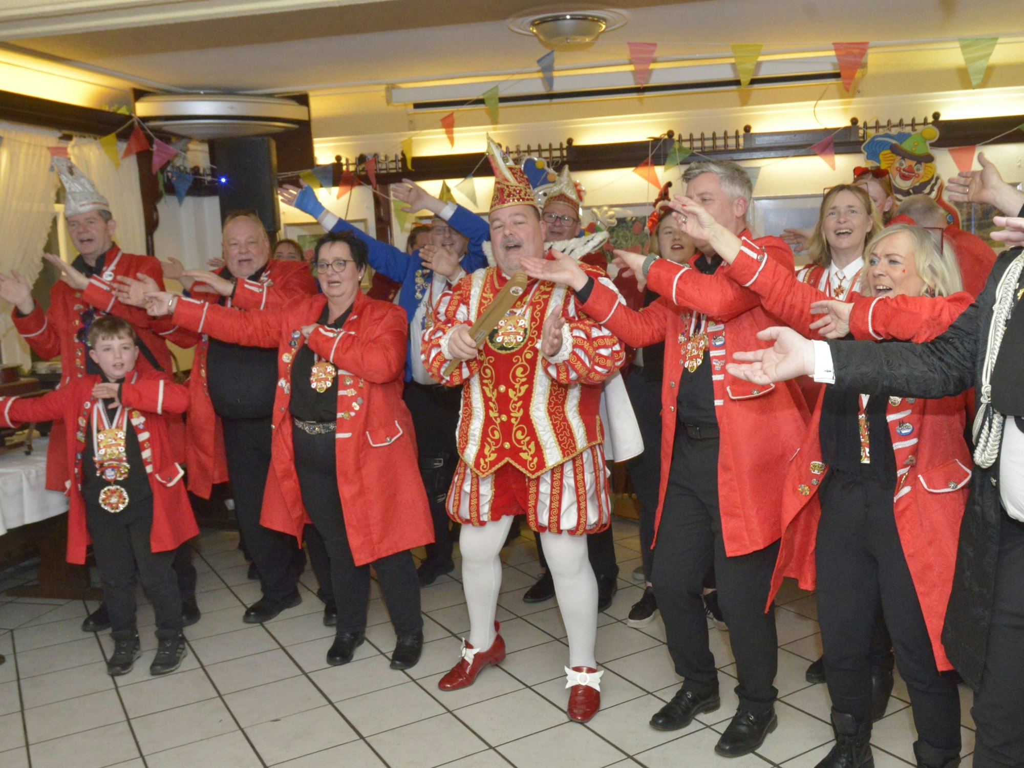 Zum letzten Mal führten Prinz Markus und sein Schmölzjen das Sessionslied mit der dazugehörigen Tanzeinlage auf.