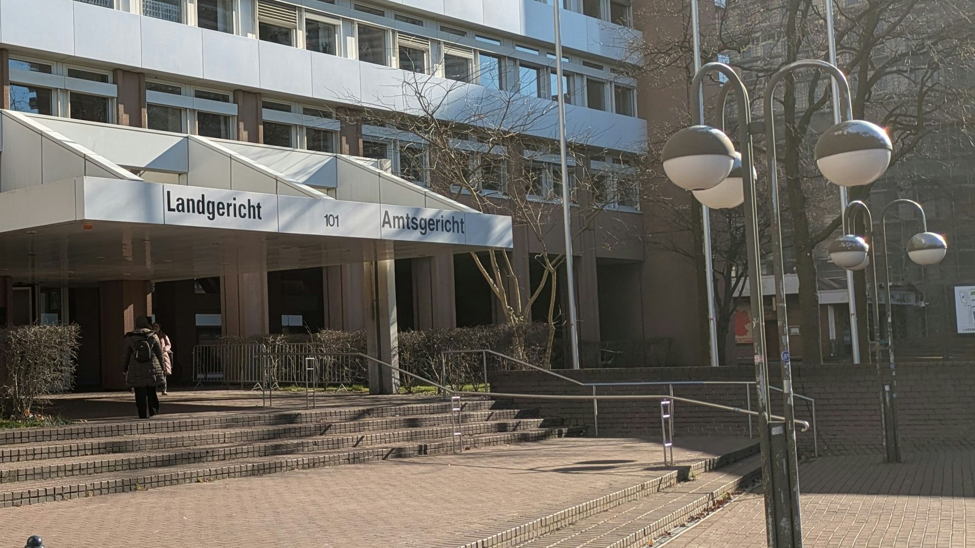 Das Bild zeigt das Gebäude von Land- und Amtsgericht in Köln