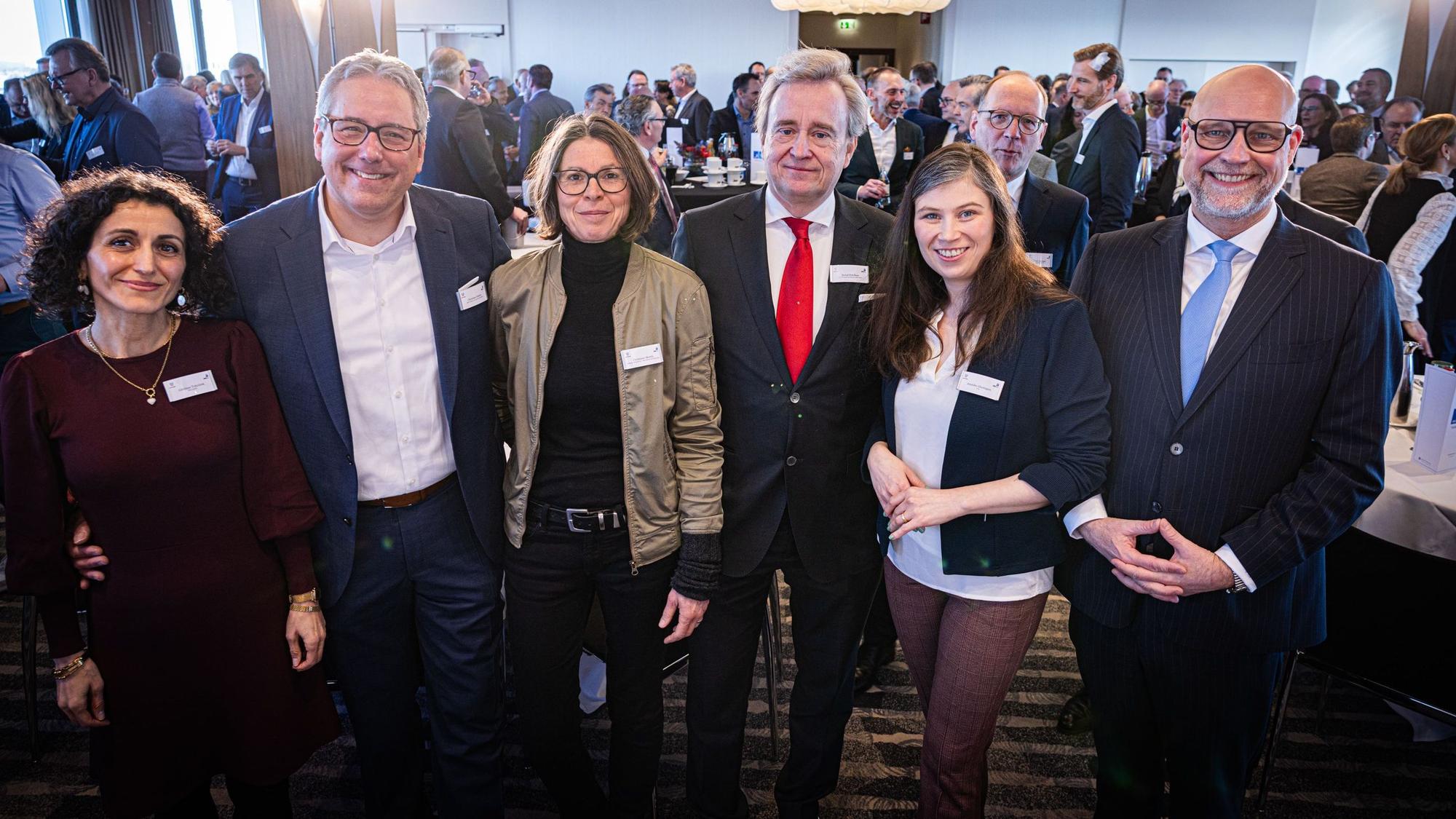 (v.l.n.r.): Güldane Tokyürek (Linke), Christian Joisten (SPD), Christiane Martin (Grüne), Bernd Petelkau (CDU), Jennifer Glashagen (Volt) und Volker Görzel (FDP).