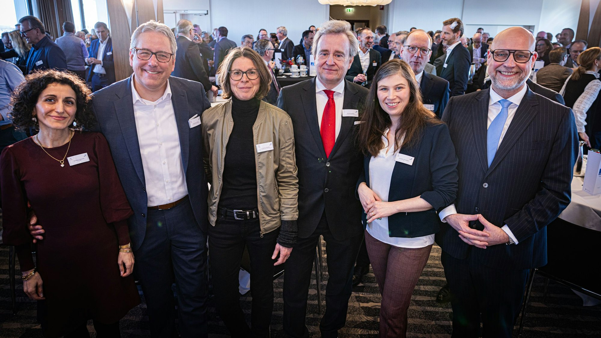 (v.l.n.r.): Güldane Tokyürek (Linke), Christian Joisten (SPD), Christiane Martin (Grüne), Bernd Petelkau (CDU), Jennifer Glashagen (Volt) und Volker Görzel (FDP).