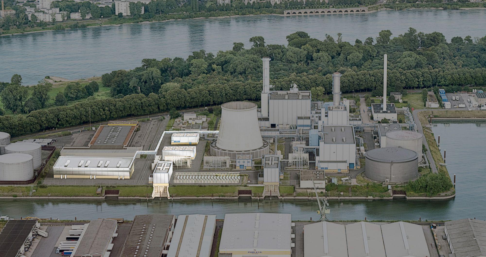 Auf dem Gelände der Rheinenergie in Niehl entsteht ab 2026 Europas größte Flusswasser-Wärmepumpe (in der Visualisierung hell markierte Gebäude).