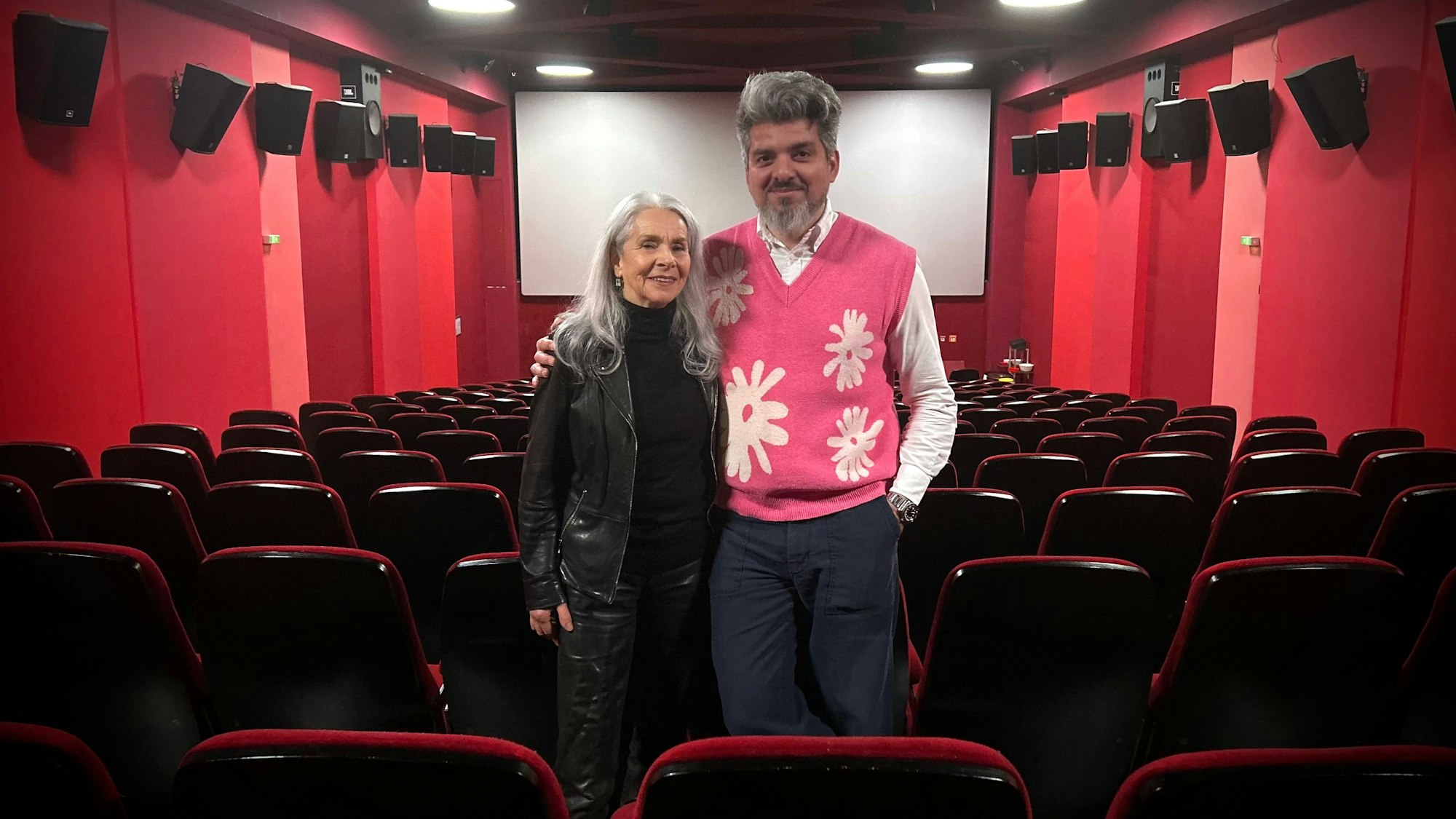 Catherine Laakmann übergibt die Geschäftsführung ihrer Kinos an Mustafa El Mesaoudi.