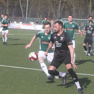 Florent Muja (vorne)