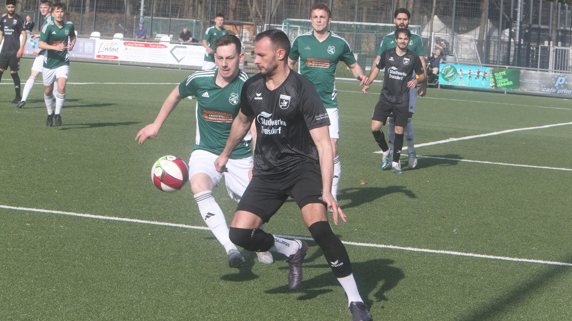 Florent Muja (vorne)