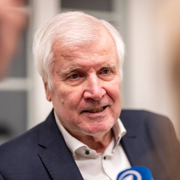 Horst Seehofer übt Kritik an den Schulden-Plänen der Union.