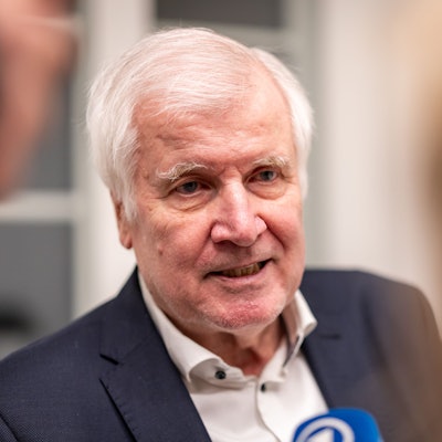 Horst Seehofer übt Kritik an den Schulden-Plänen der Union.