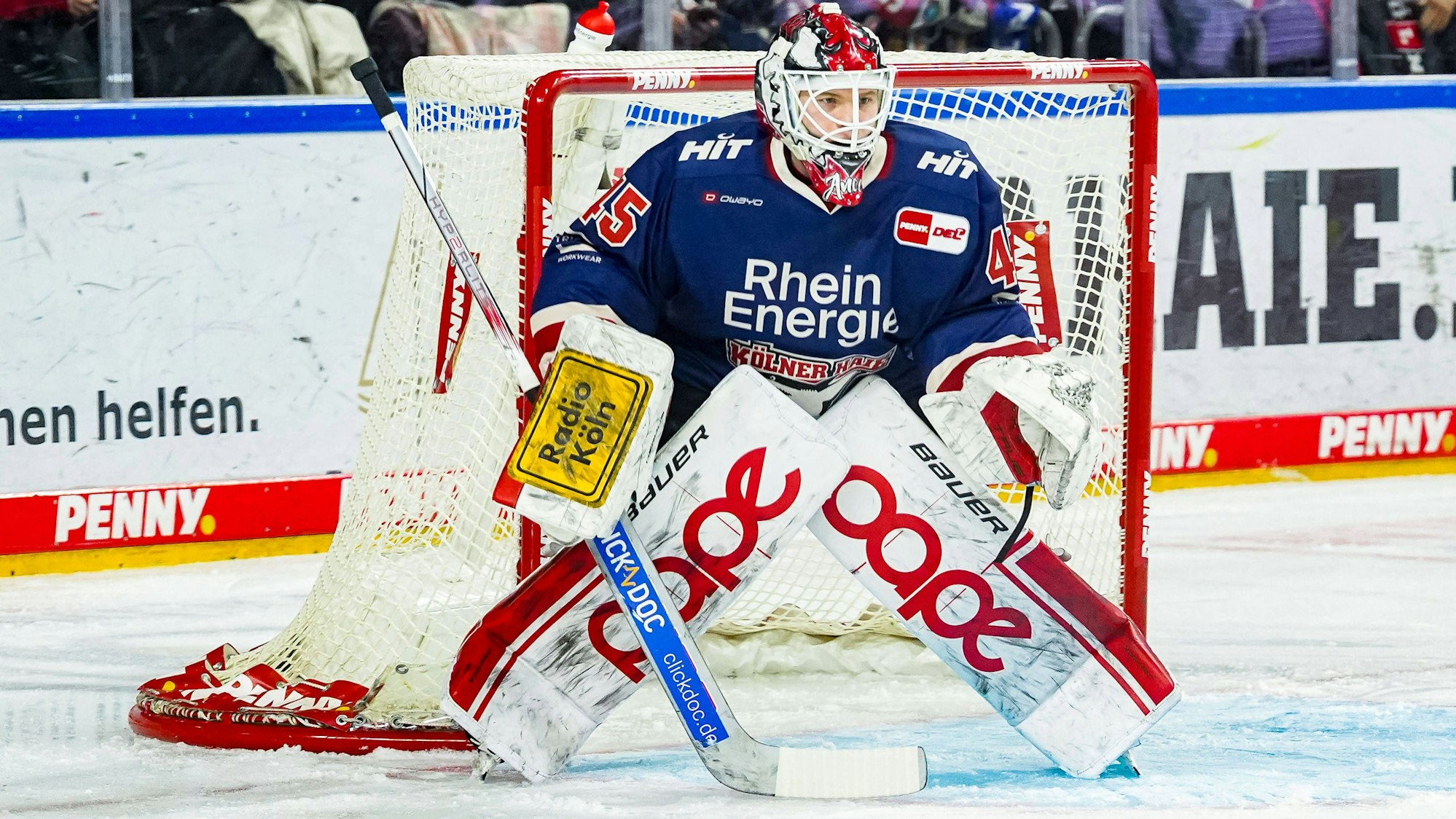 Tobias Ancicka stand am Freitag beim Heimspiel gegen Bremerhaven im Tor der Kölner Haie.