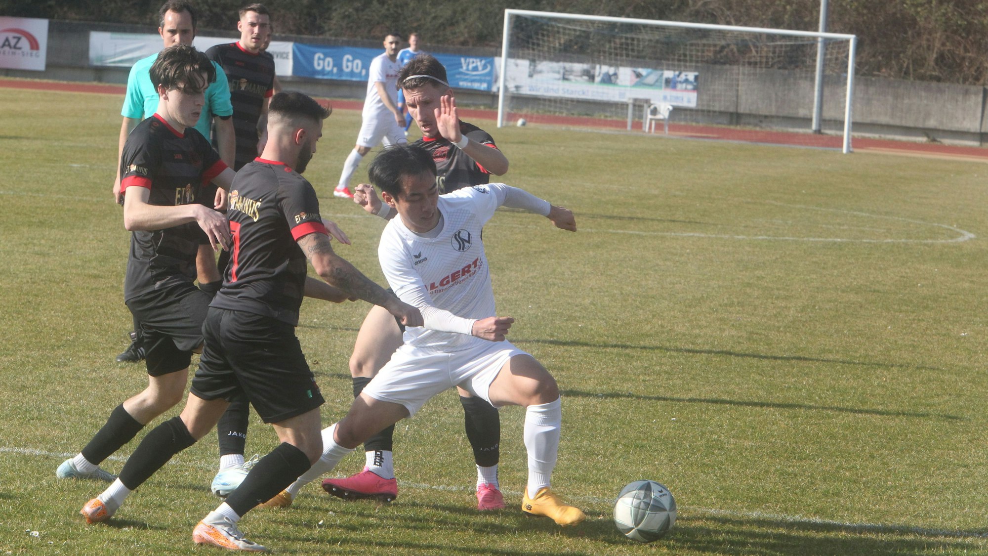 Retter in letzter Sekunde: Ju-yong Jo (rechts) vom SSV.