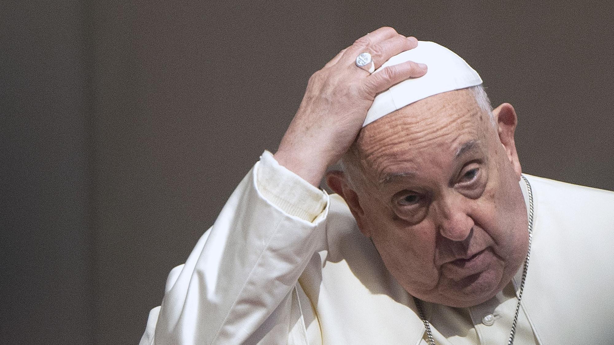 Papst Franziskus steht der Heiligen Messe zum Gedenken an die im Laufe des Jahres verstorbenen Kardinäle und Bischöfe im Petersdom vor.