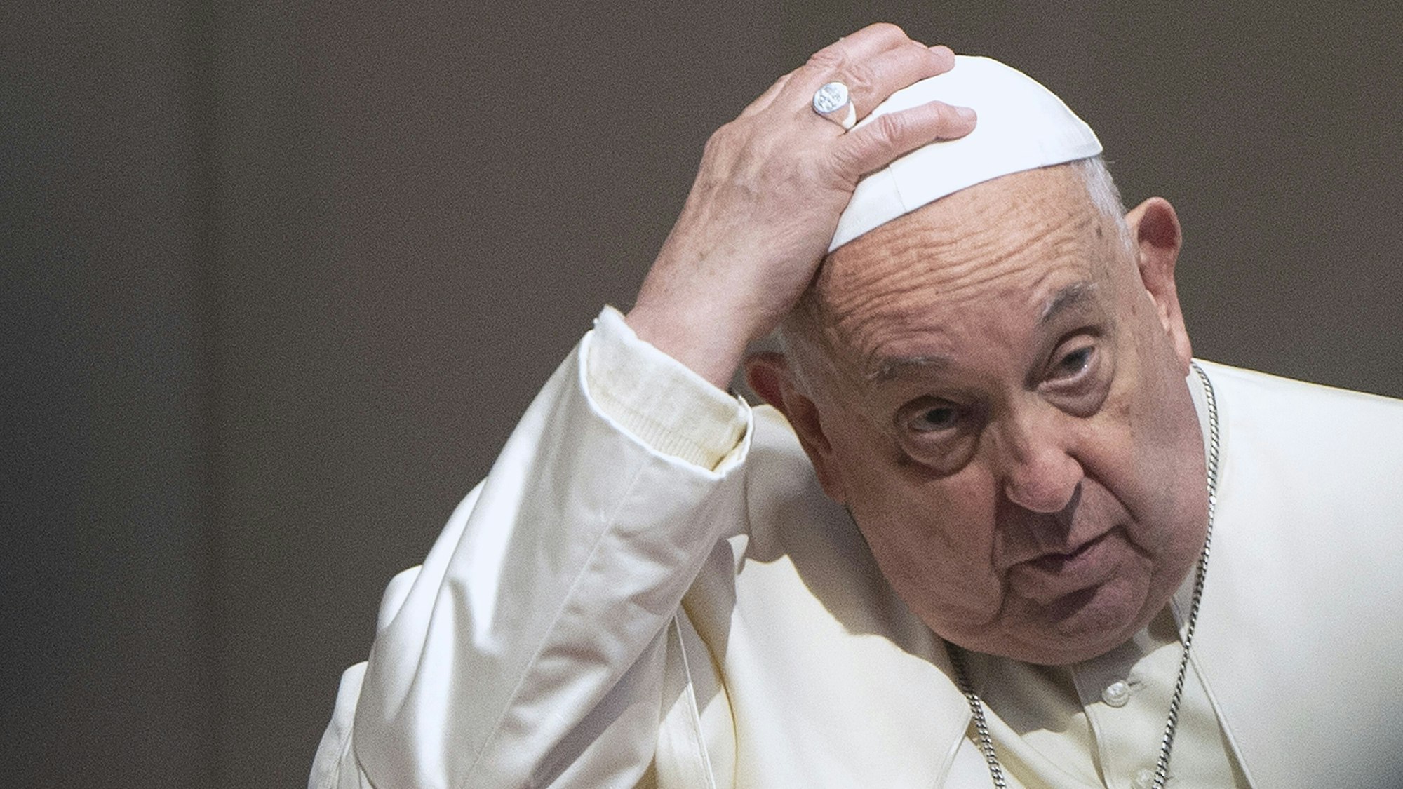 Papst Franziskus steht der Heiligen Messe zum Gedenken an die im Laufe des Jahres verstorbenen Kardinäle und Bischöfe im Petersdom vor.