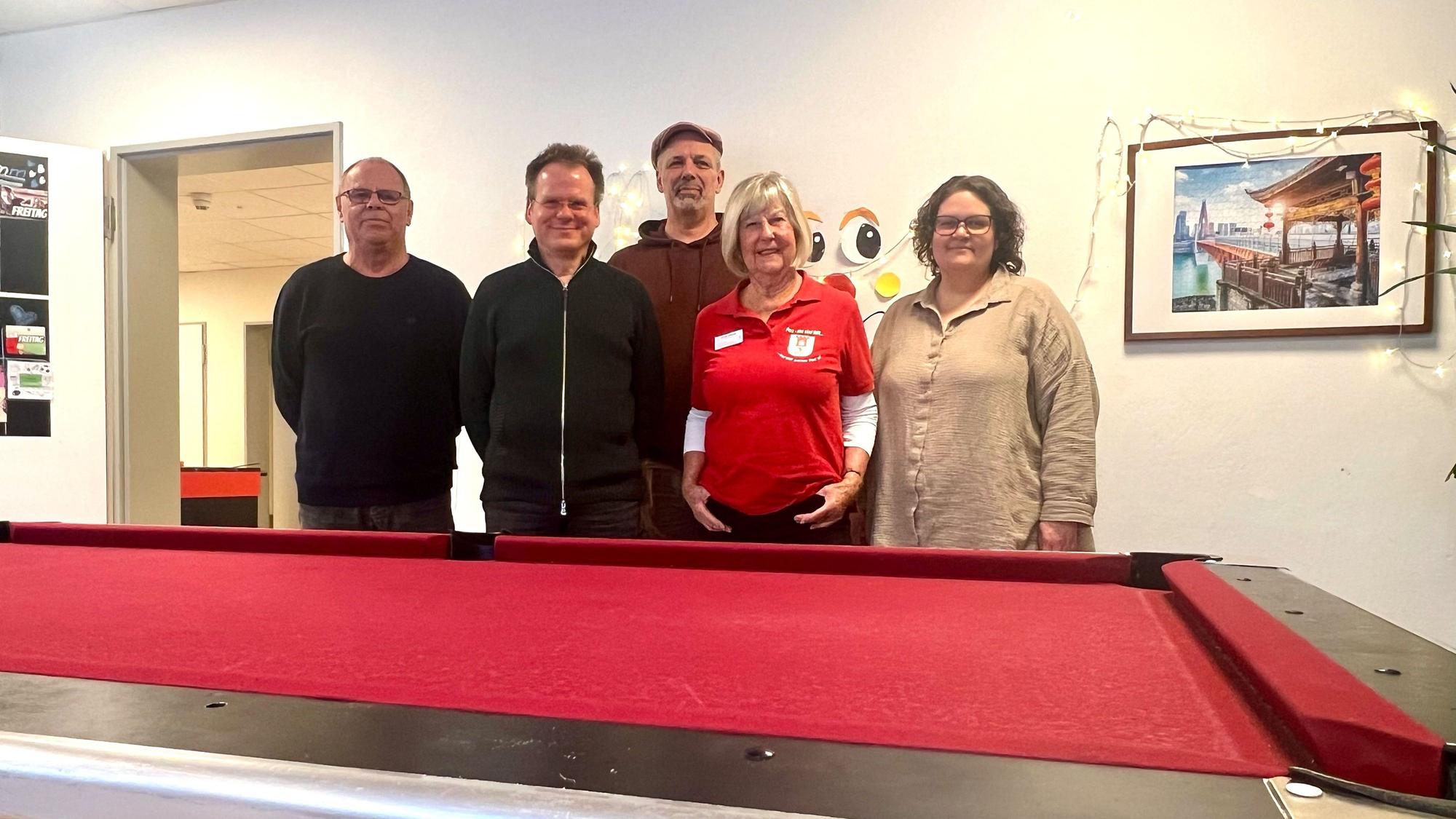 Spende für die OT Arche Nova und OT Ohmstraße: Heiko Hiullers (v.l.), Ulrich Pasdika, Ralf Werheid, Anita Mirche und Bianca Rilinger.