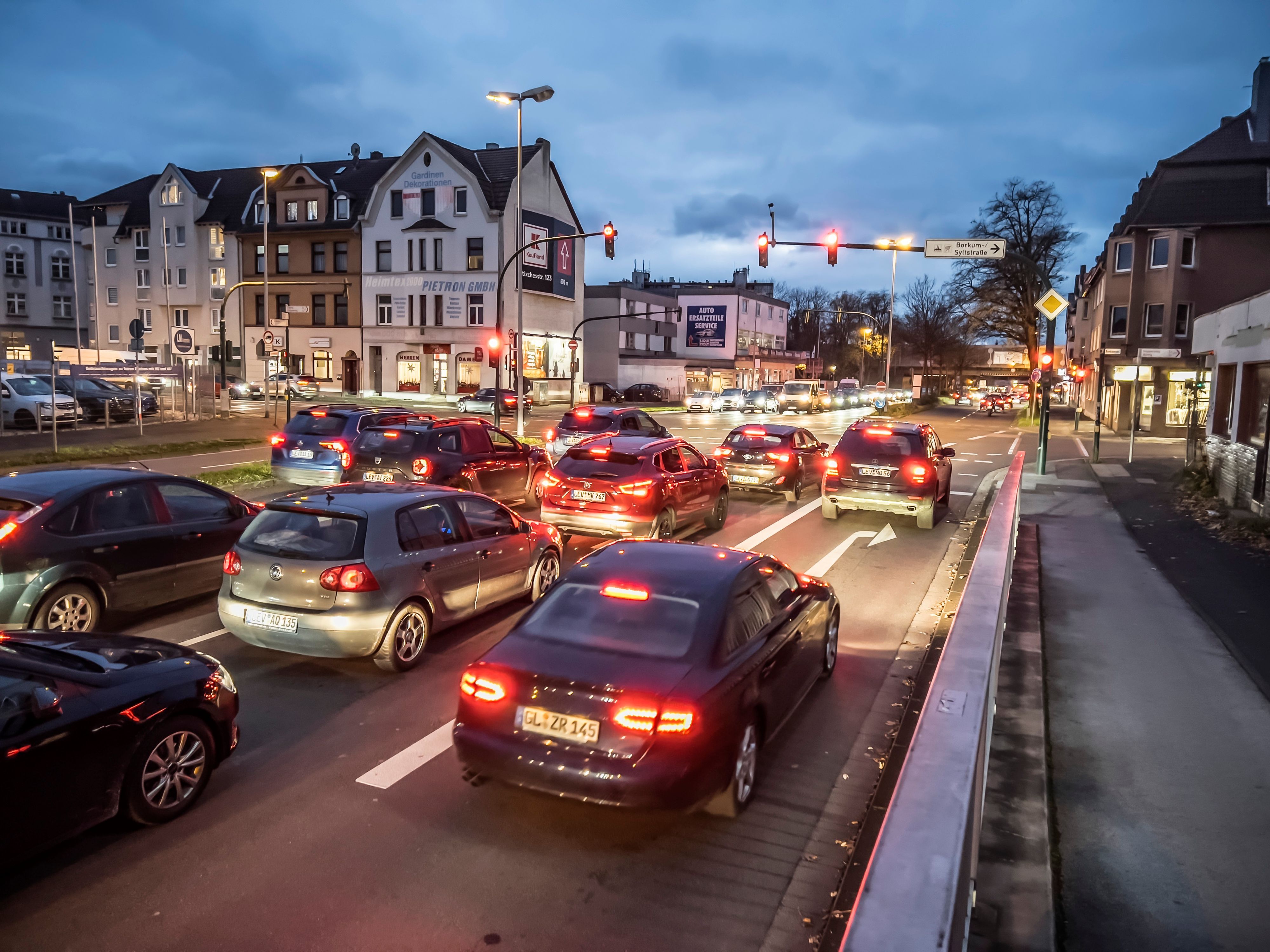Gustav-Heinemann-Straße, Borkumstraße, Stixchesstraße in Manfort Foto: Ralf Krieger
