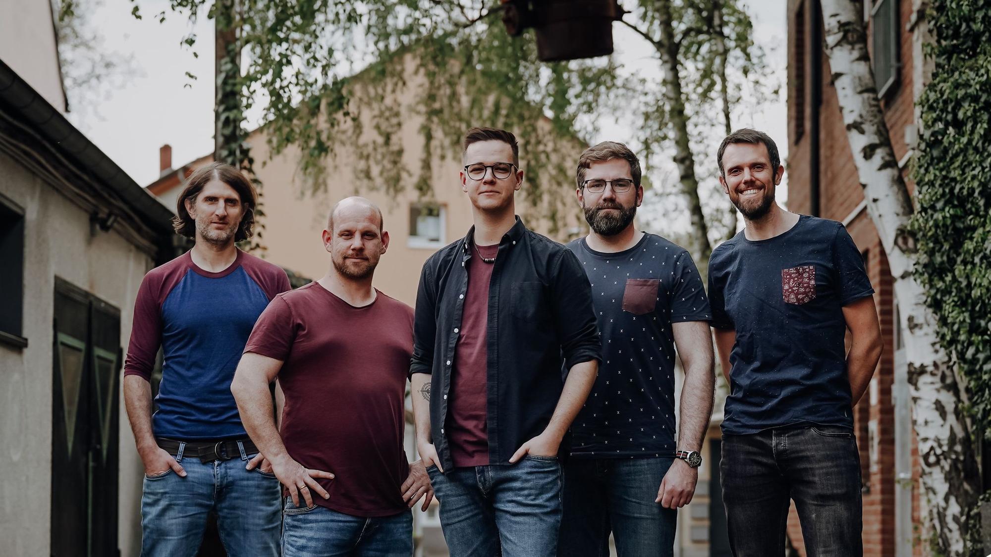 Die Kölner Band Pimock macht mit ihren Songs wie „Zapp, Zappes zapp“ und „Bes der Nubbel brennt“ Stimmung.