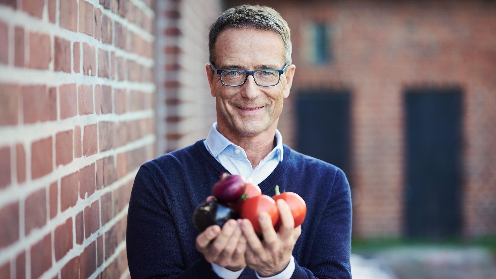 Der Internist Matthias Riedl (62) aus Hamburg ist Leiter des nach eigenen Angaben größten Fachzentrums für Diabetologie und Ernährungsmedizin Europas.