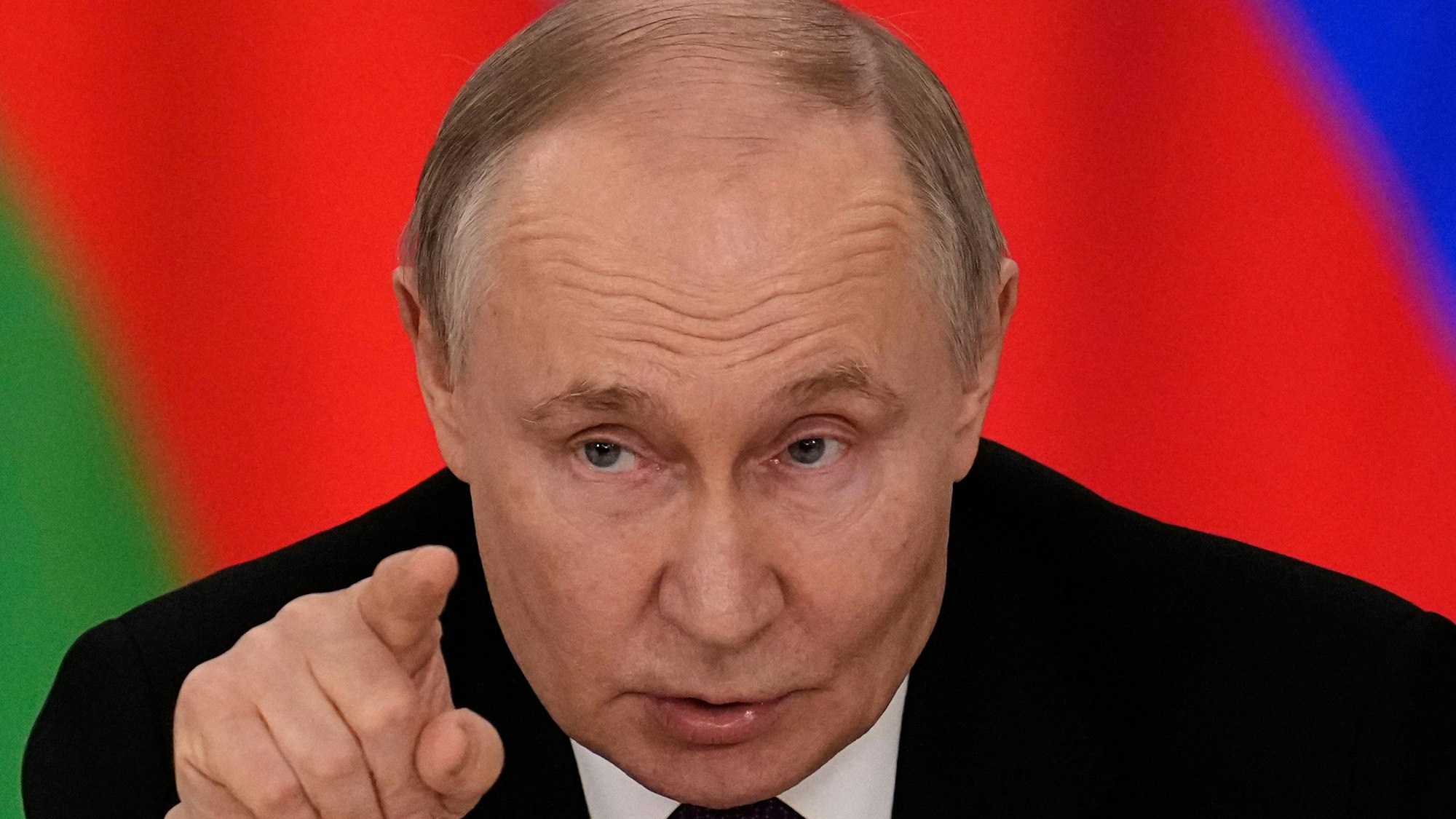 13.03.2025, Russland, Moskau: Wladimir Putin, Präsident von Russland spricht während einer gemeinsamen Pressekonferenz mit dem belarussischen Präsidenten Lukaschenko nach ihren Gesprächen im Großen Kremlpalast. Foto: Alexander Zemlianichenko/AP/dpa +++ dpa-Bildfunk +++