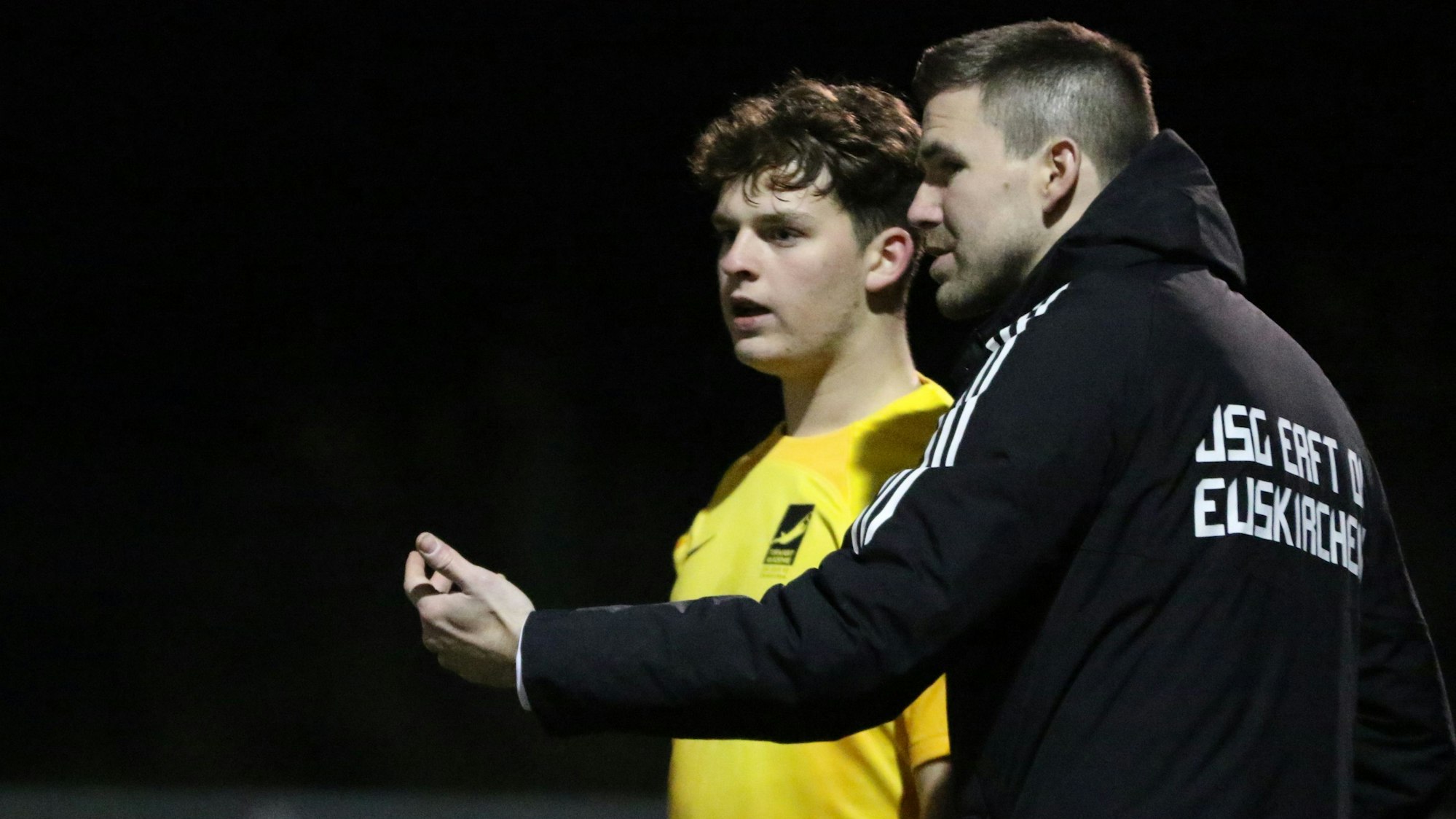 Tauschten sich aus: Henri Urbig und sein Trainer Marcel Schmitz