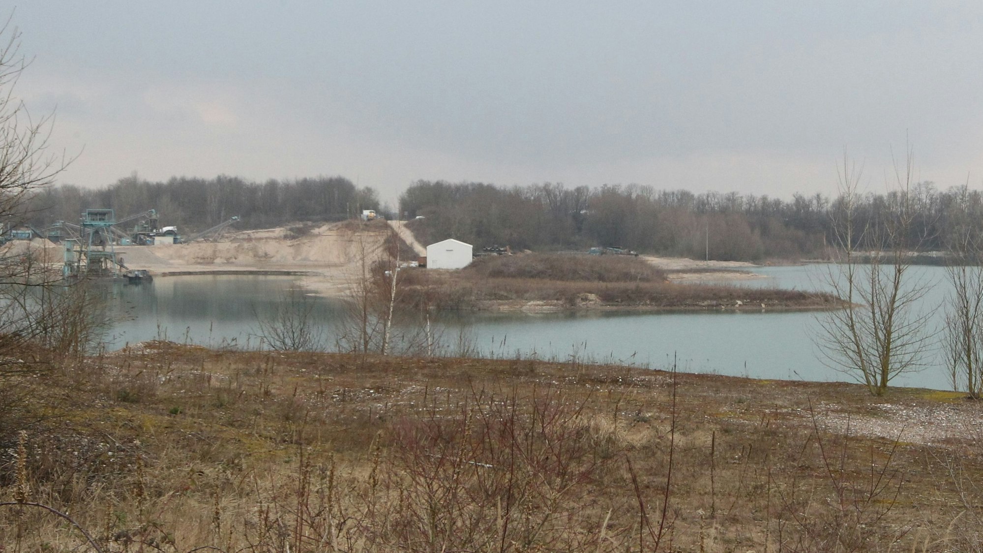 Der Betreiber der Niederkasseler Kiesgrube will das Areal in Richtung Uckendorf erweitern. Das stößt auf Widerstand.