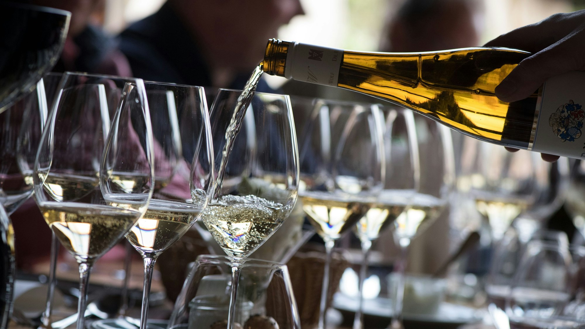 Auf Wein und Champagner aus der EU will Donals Trump Zölle von 200 Prozent einführen.