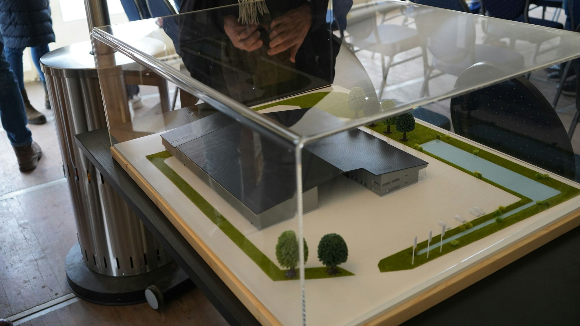 Das Foto zeigt das Modell einer Halle.