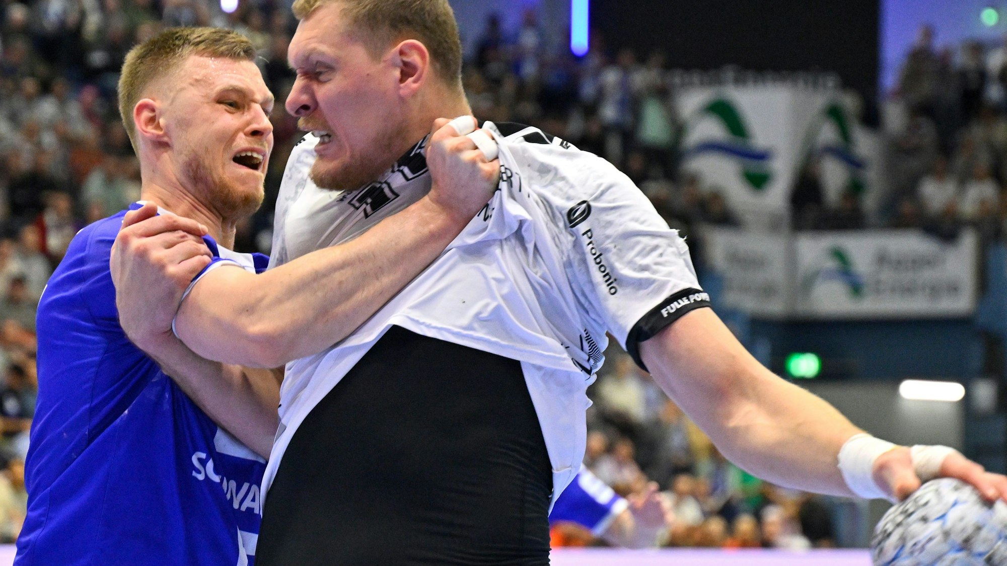 Szene aus einem Handballspiel