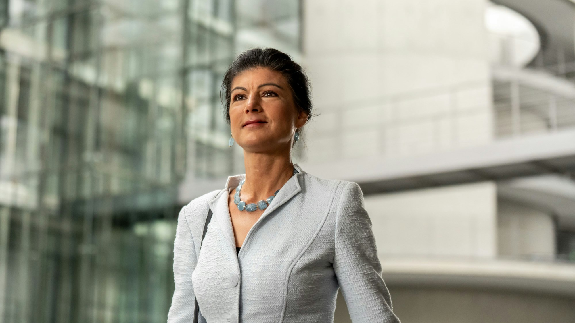 Sahra Wagenknecht kommt zu einem Pressestatement vor der 213. Plenarsitzung der 20. Legislaturperiode im Deutschen Bundestag.