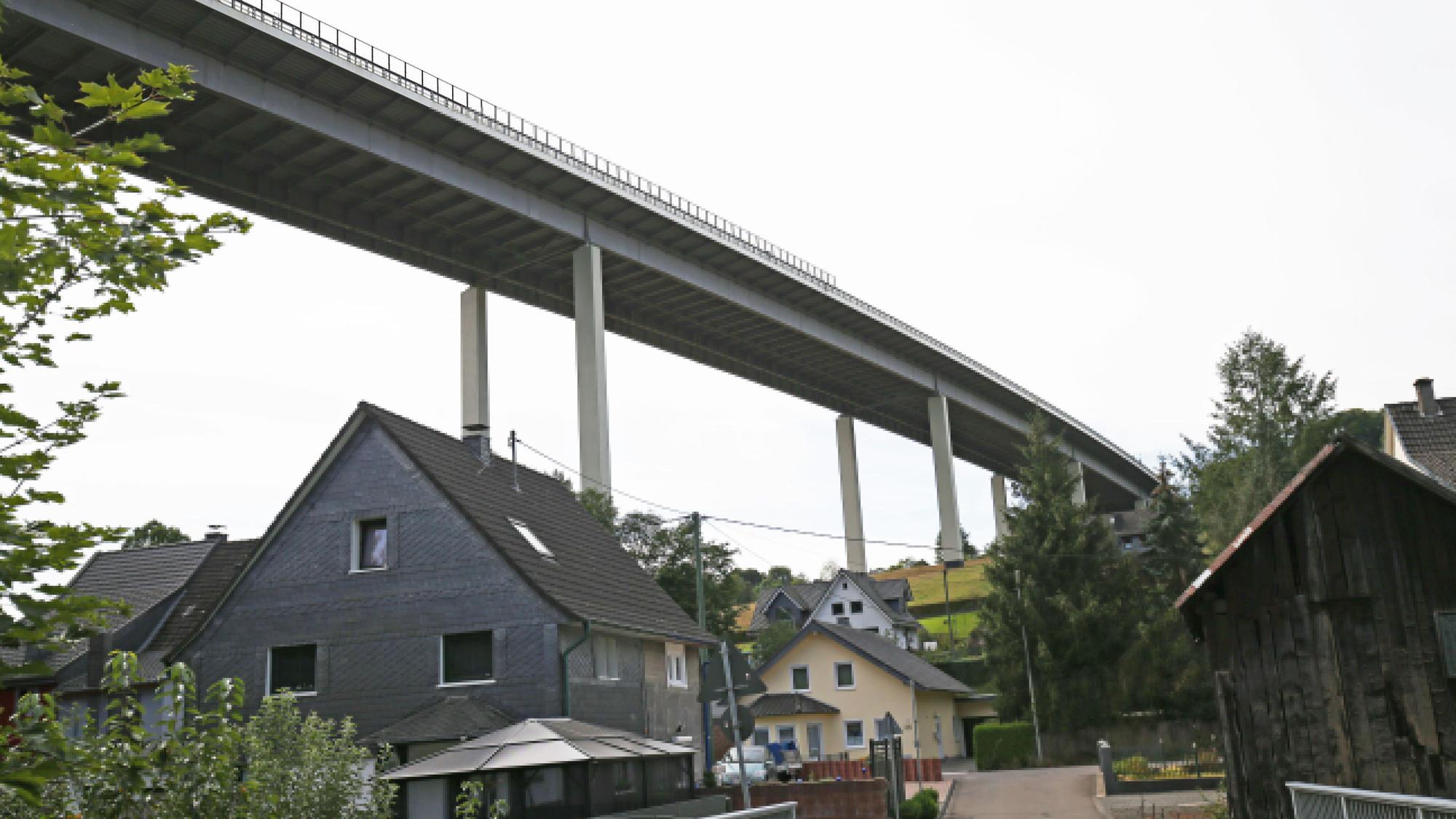 Blick auf die Wiehltalbrücke, von Weiershagen aus.
