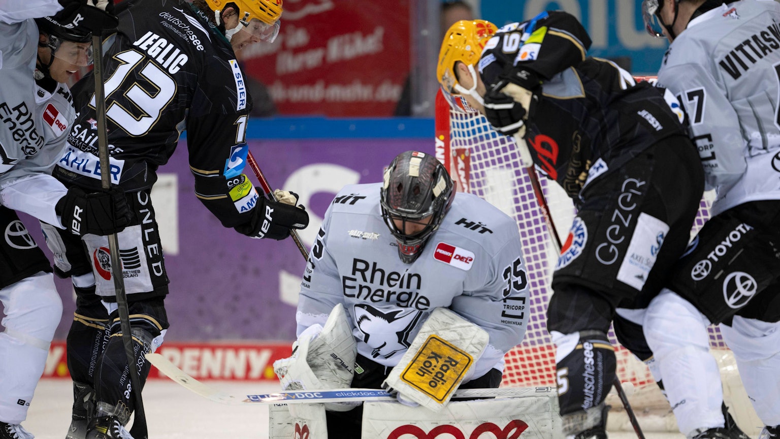 RECORD DATE NOT STATED PENNY DEL 1 - Playoff Viertelfinale Fischtown Pinguins Bremerhaven - Kölner Haie Bremerhaven, 16.03.2025 Julius Hudacek