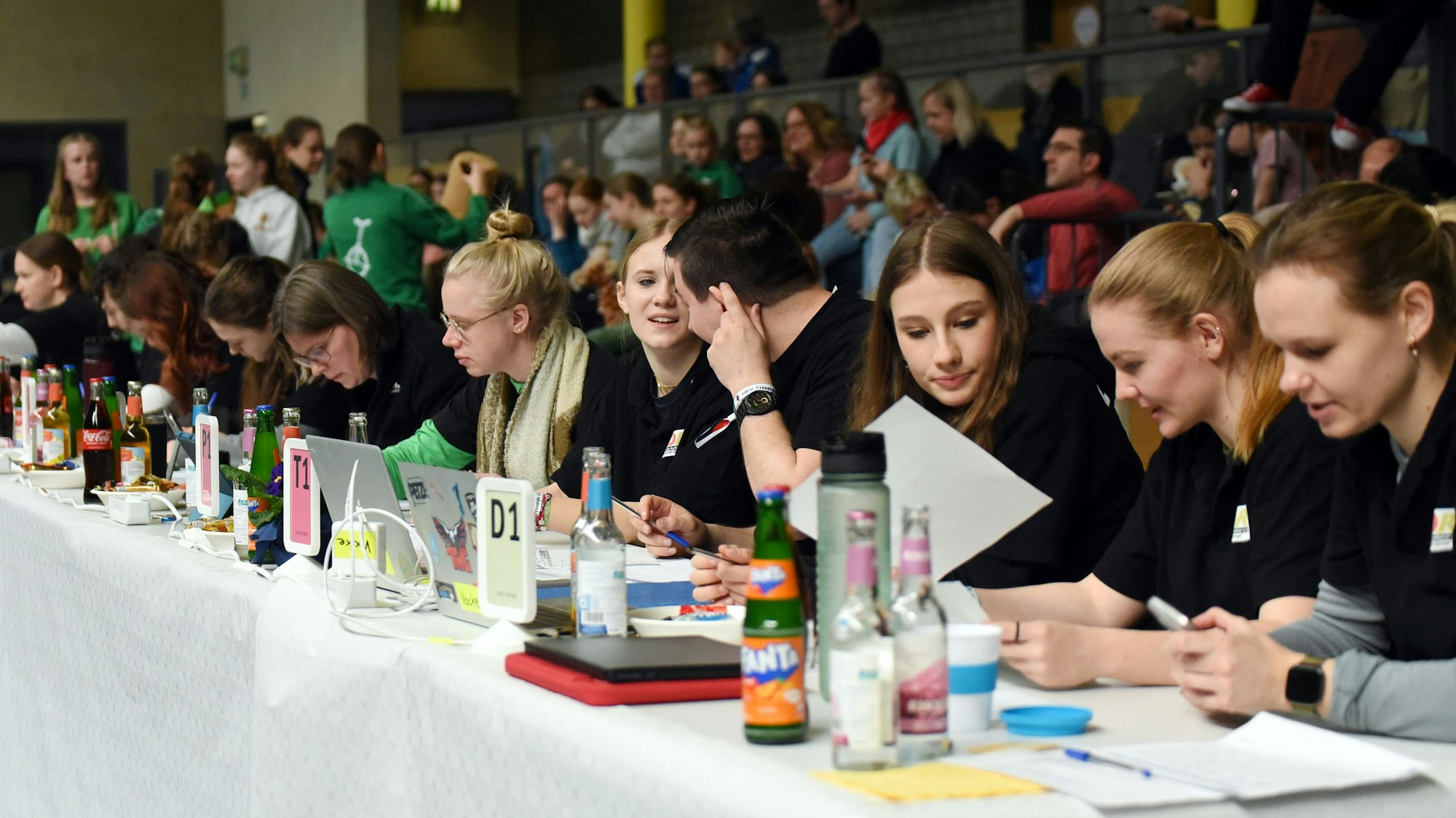 Jury des Einrad NRW Freestyle Cup in der GWN Arena in Nümbrecht.