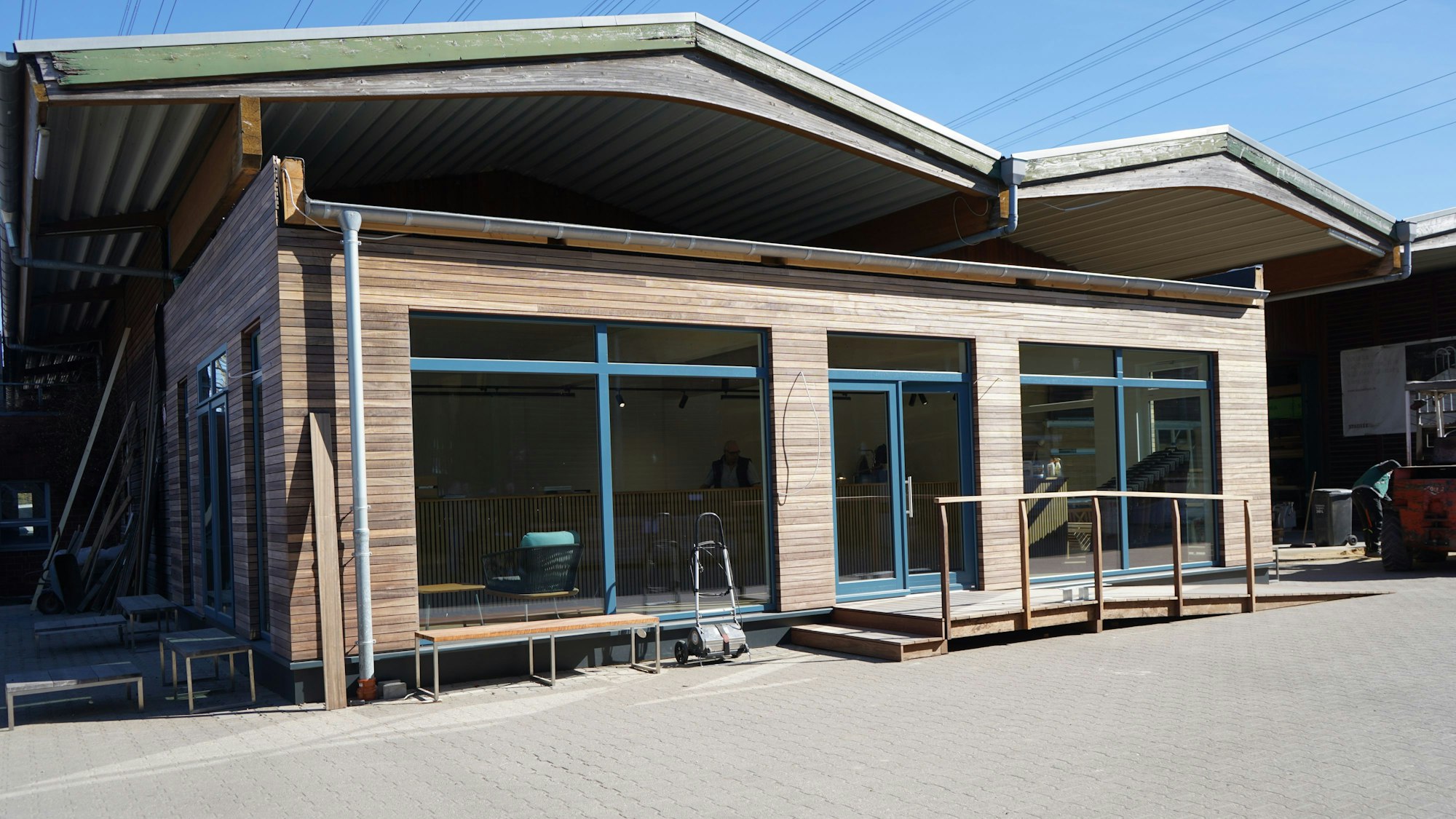 Das Foto zeigt die neuen Büroflächen von Baetz Holz.