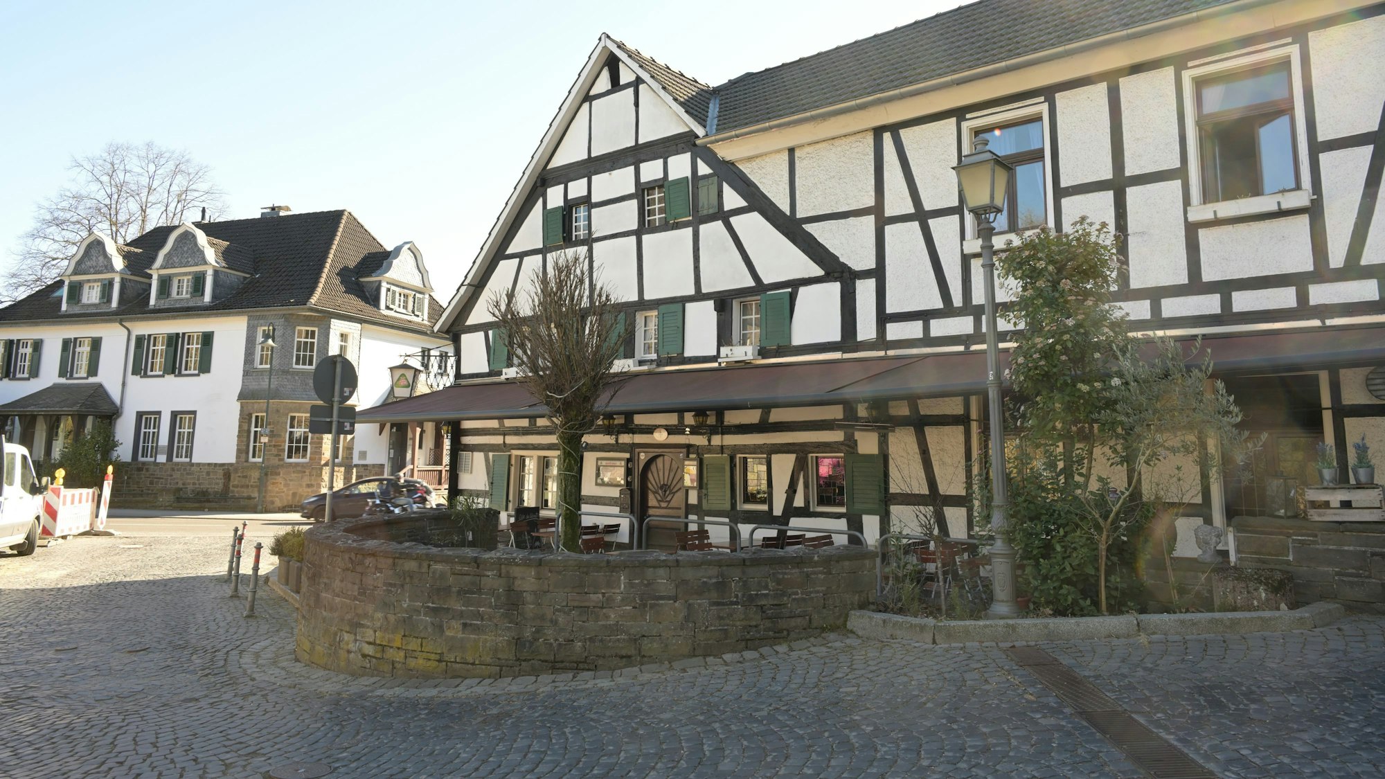 In diesem Restaurant hatte der 54-Jährige in Begleitung gegessen, bevor er auf dem Parkplatz hinter dem Gebäude niedergestochen wurde.