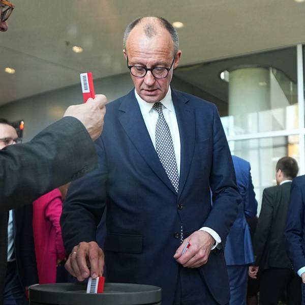CDU-Chef Friedrich Merz bei der Abstimmung im Bundestag am Dienstag.