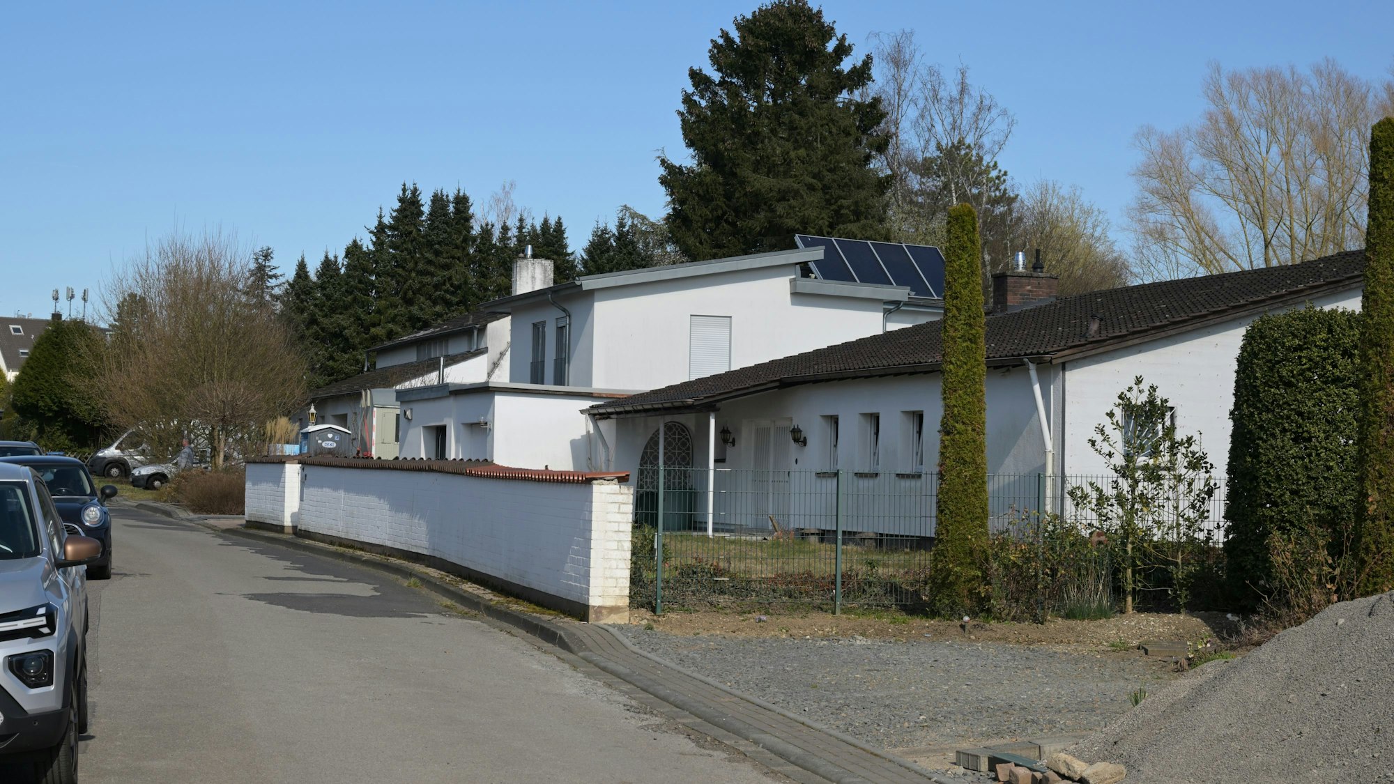 In dem sehr ruhigen Sträßchen Am Gänschenwald in Katterbach wehren sich Anwohner mit einer Klage gegen den Bau eines Doppelhauses.