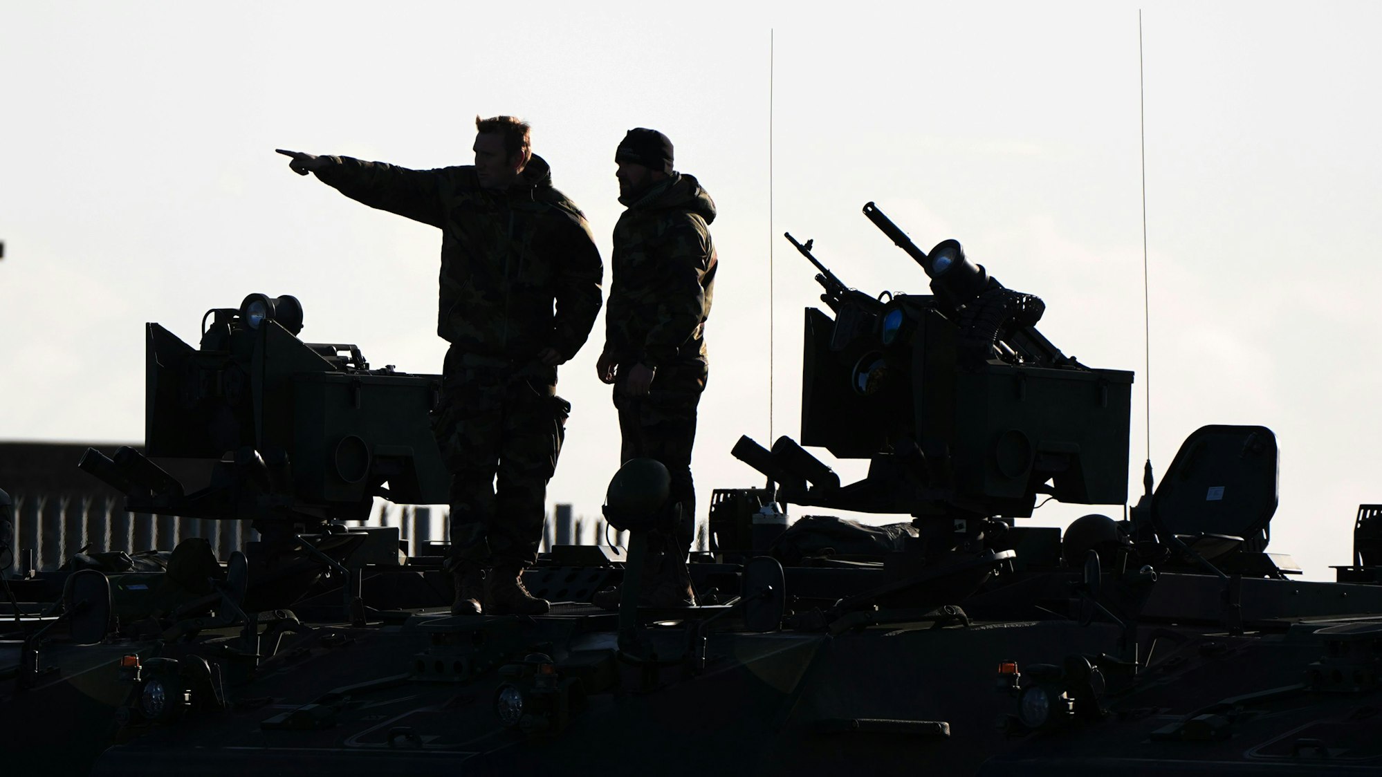 ARCHIV - 11.09.2024, Irland, Co Meath: Irische Truppen nehmen an der nationalen Zertifizierungsübung der EU Battlegroup im Lager Gormanstown teil.