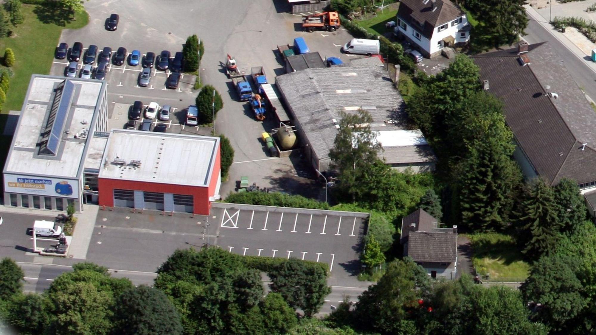Auch die Feuerwehr in Hoffnungsthal - hier das bestehende Feuerwehrhaus in Venauen von oben - hat dringenden Raumbedarf angemeldet.