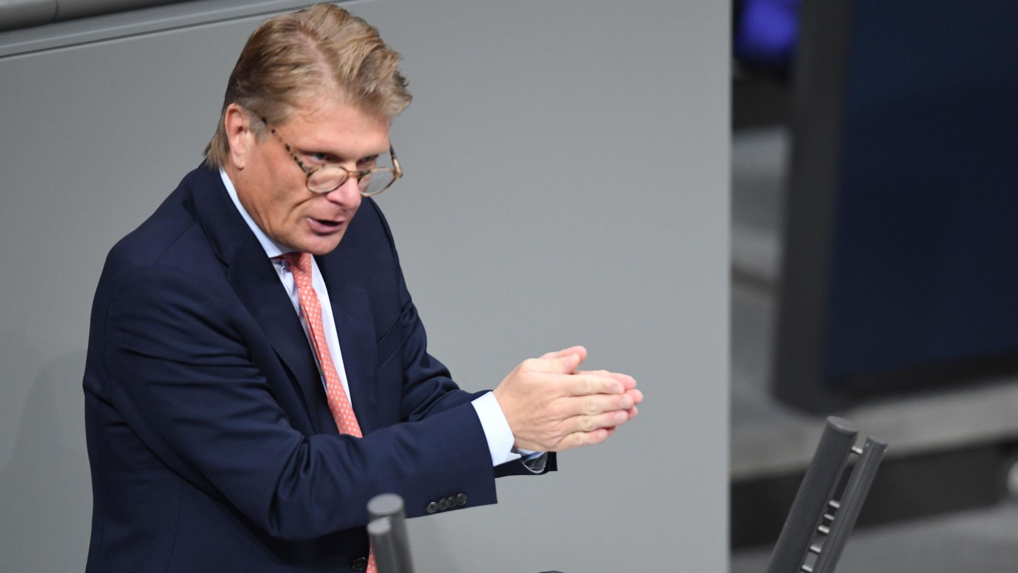 Thomas Bareiß (CDU/CSU) spricht im Plenum des Deutschen Bundestages.