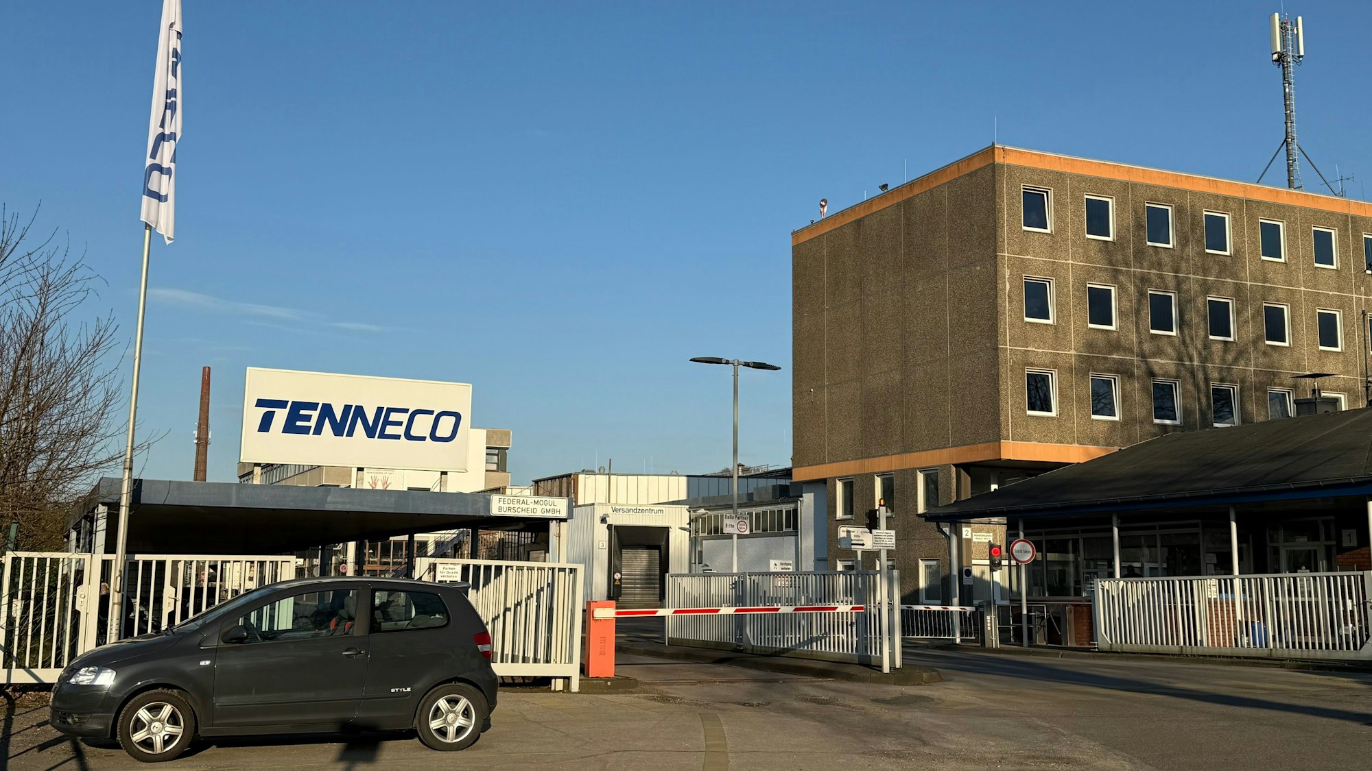 Blick auf das Werk 2 von Tenneco in Burscheid