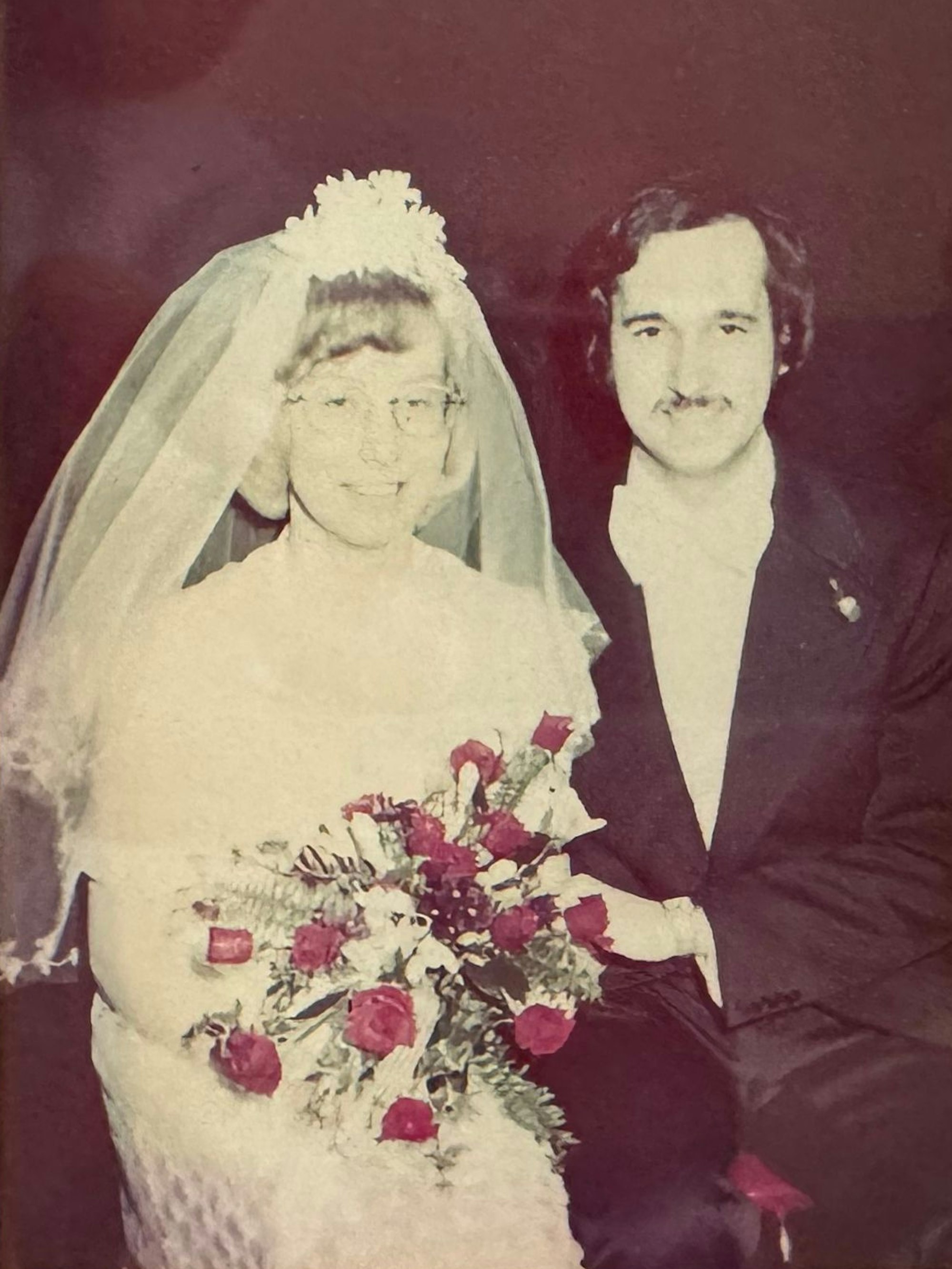 Das Foto zeigt das alte Hochzeitsfoto des Jubelpaares.